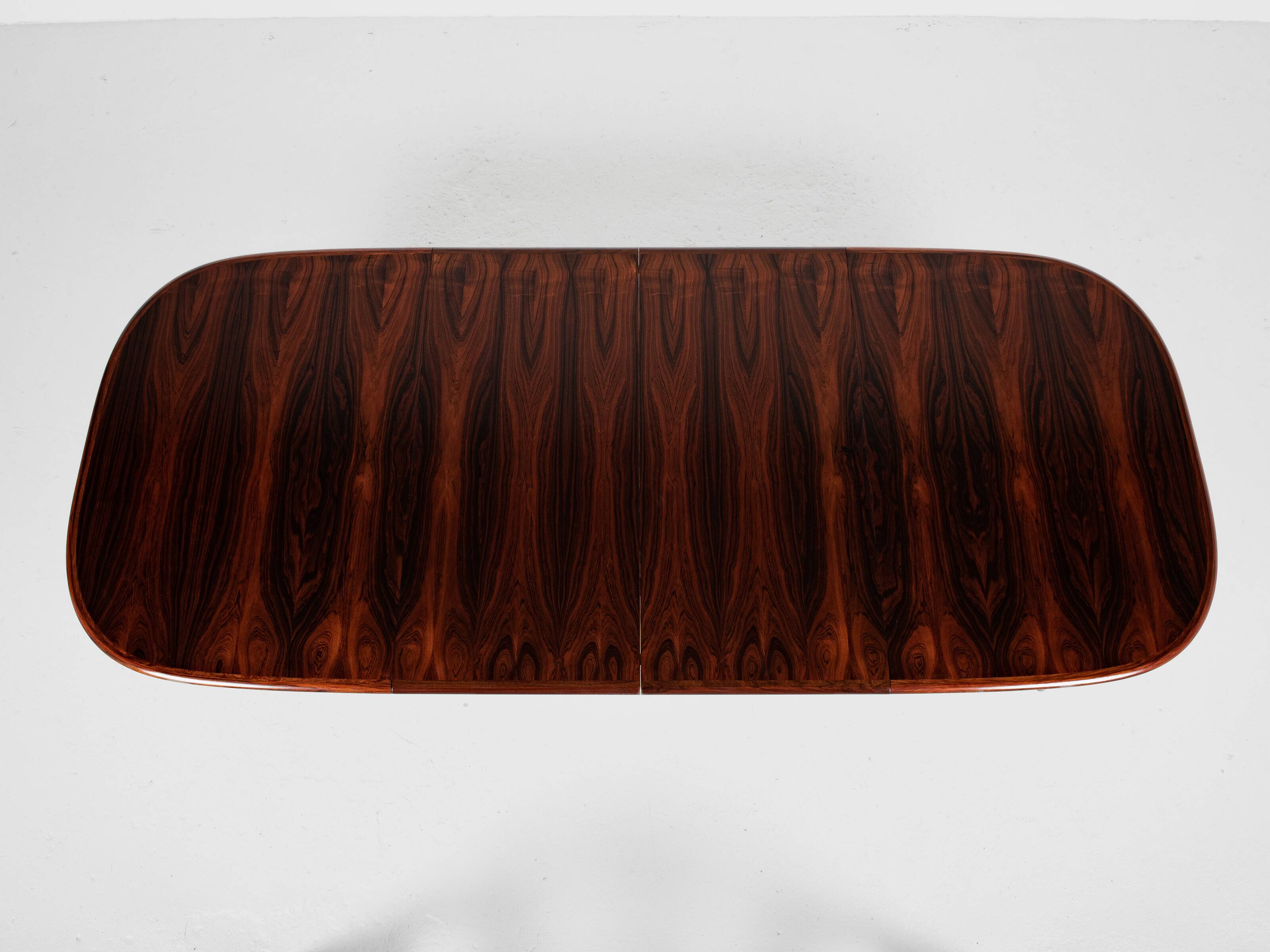 Midcentury Danish oval dining table in rosewood 1960s - with 2 extensions