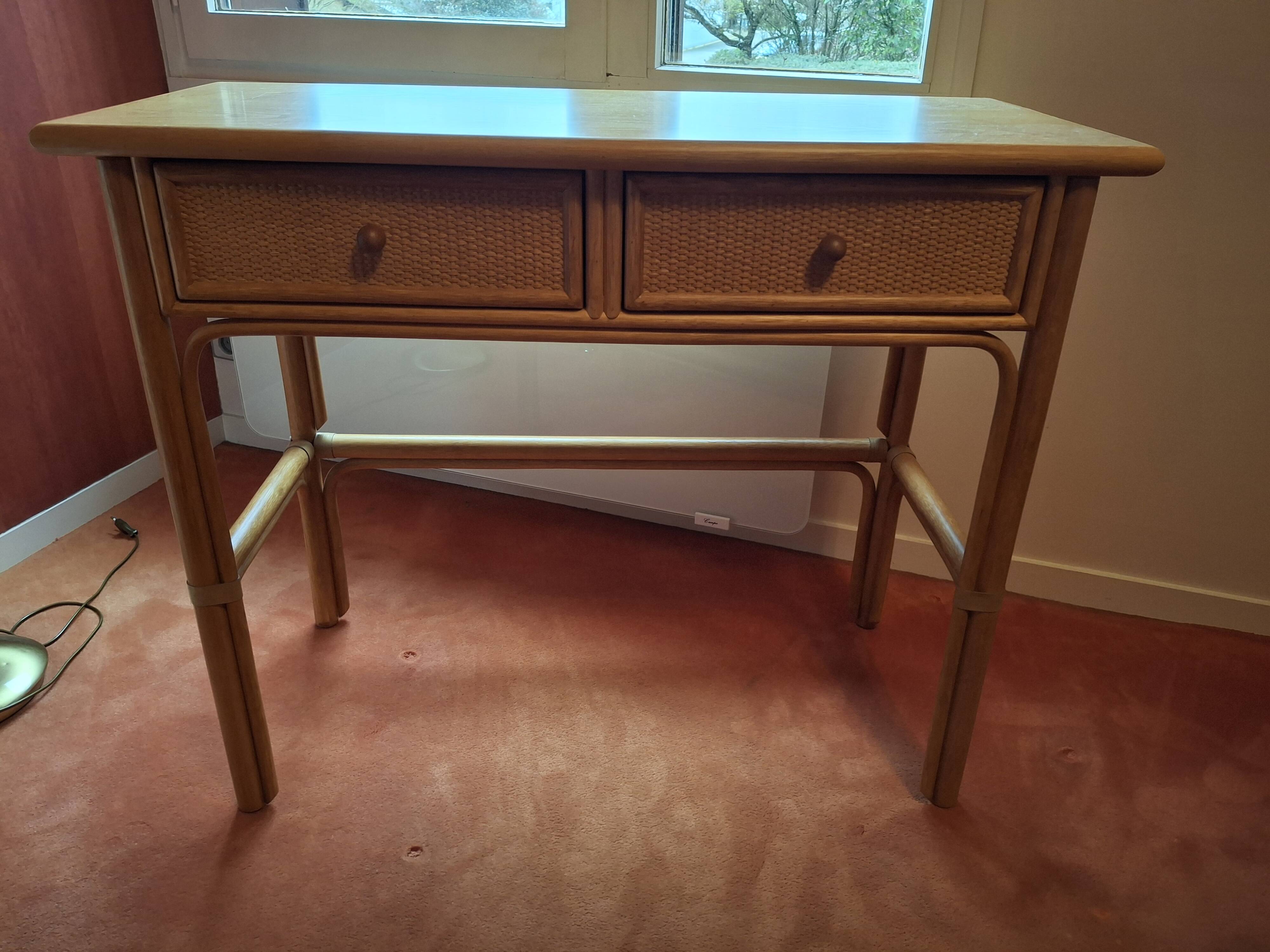 dresser with 2 drawers