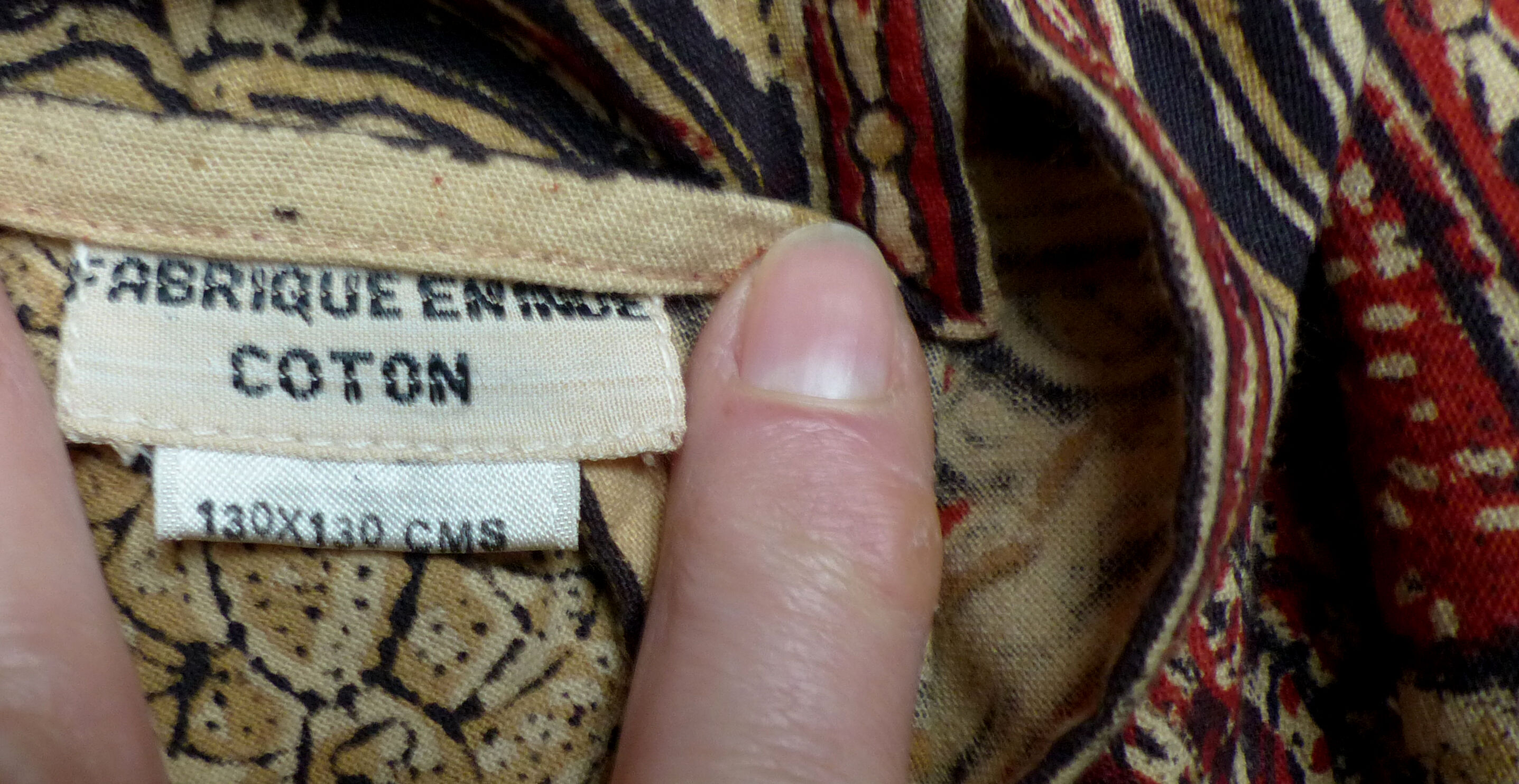 Square Indian tablecloth 130x130 with paisley patterns.