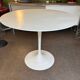Round table set with 4 chairs E. Saarinen