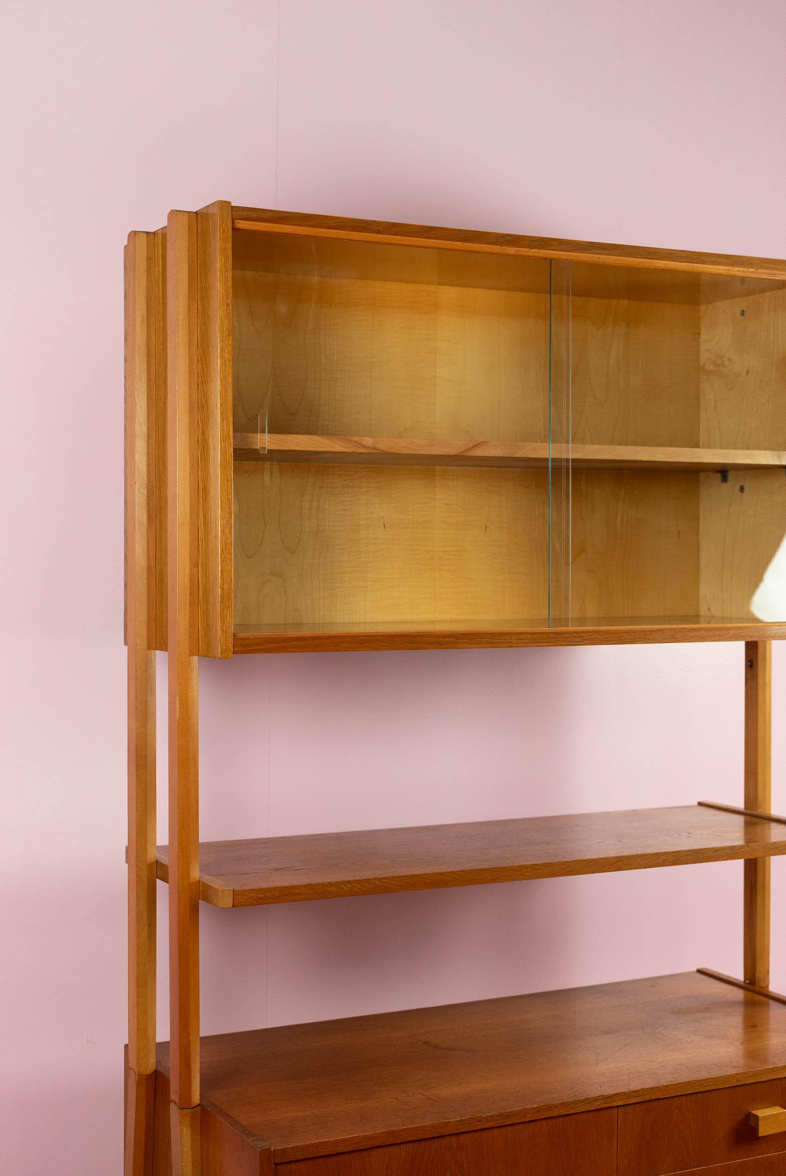 Vintage Mid Century wandkast door 'Jirak' voor 'Tatra'