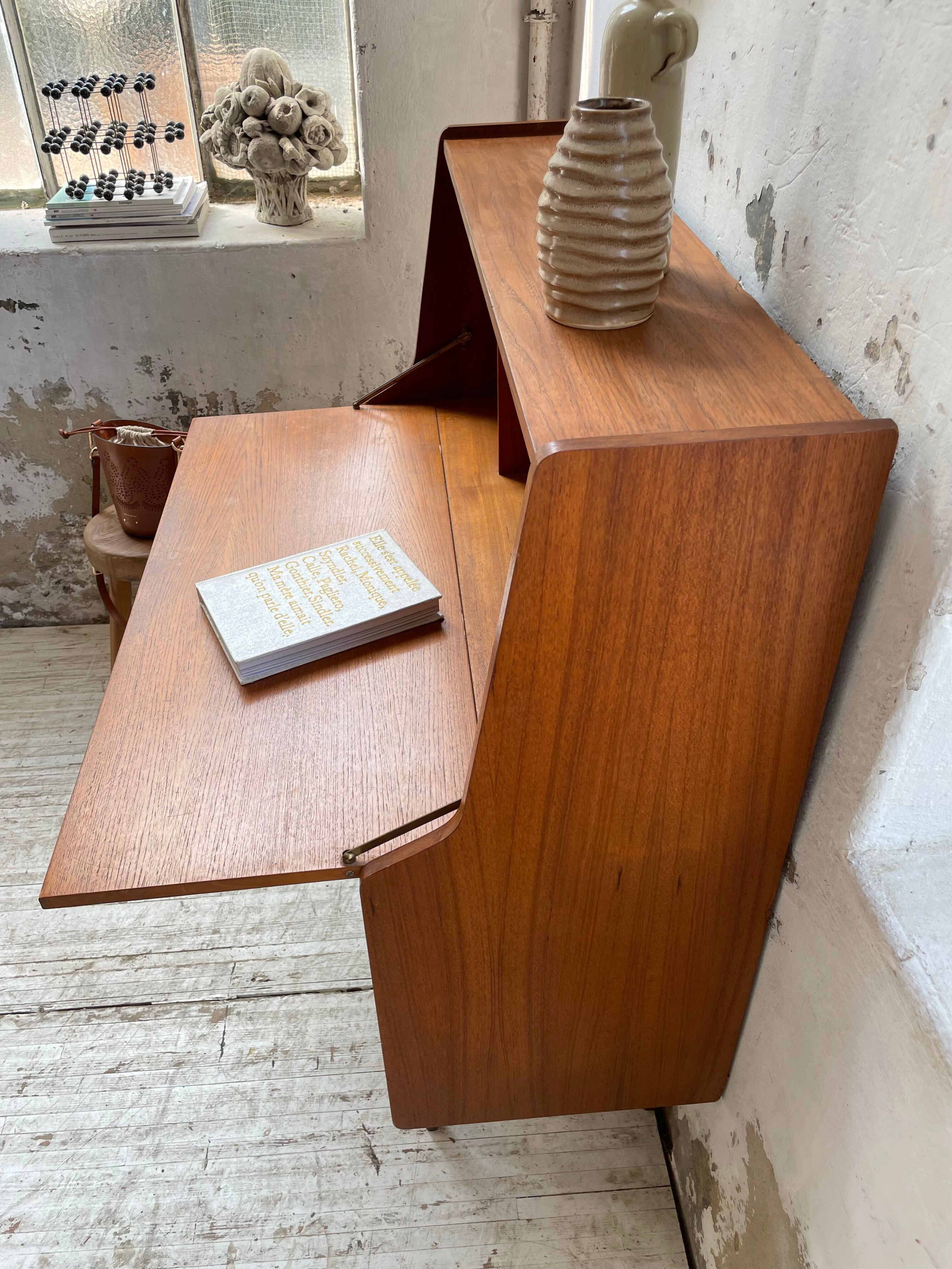 Secretary Samcom teck 1960