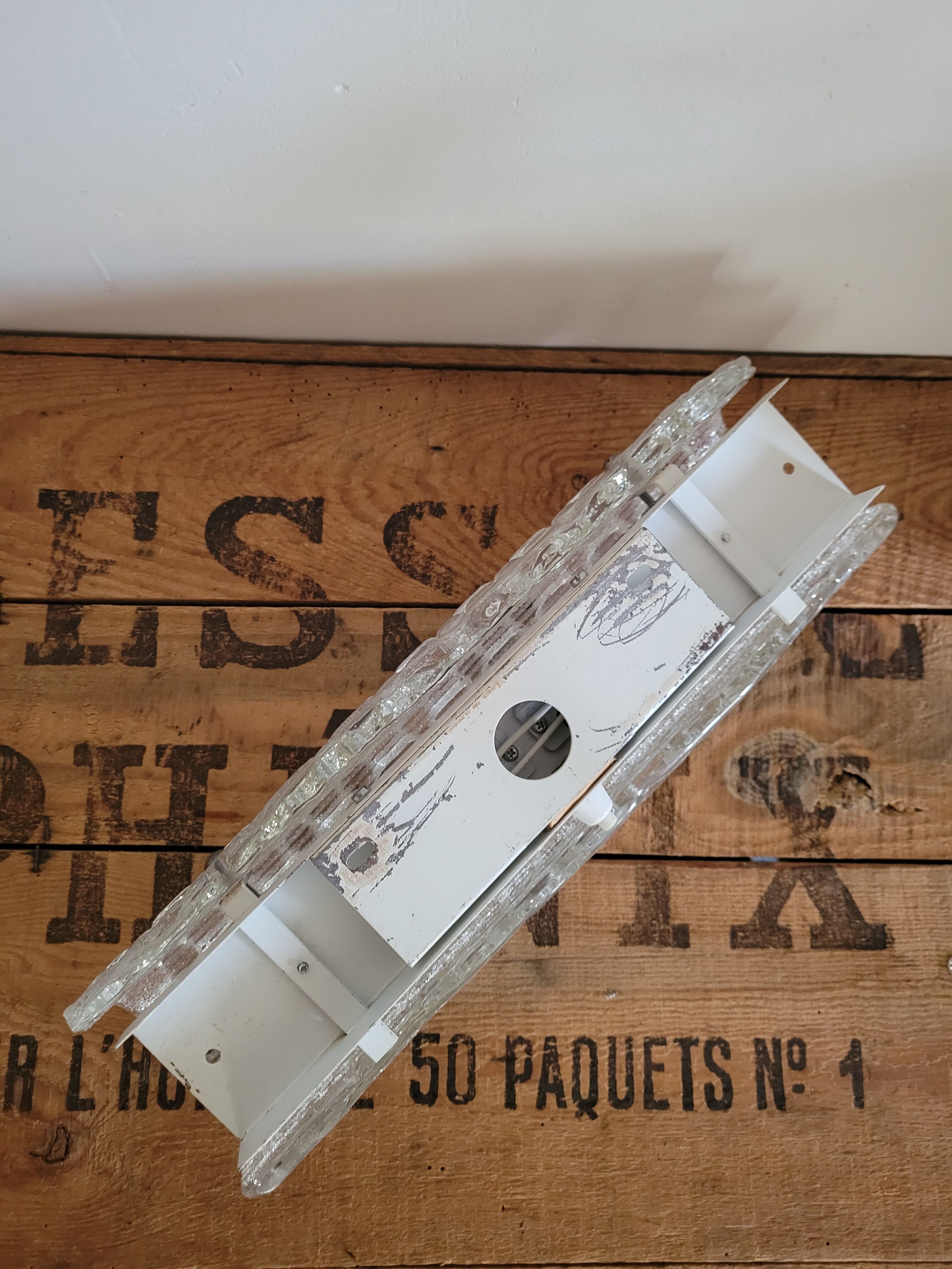 Bubble molded glass wall lamp