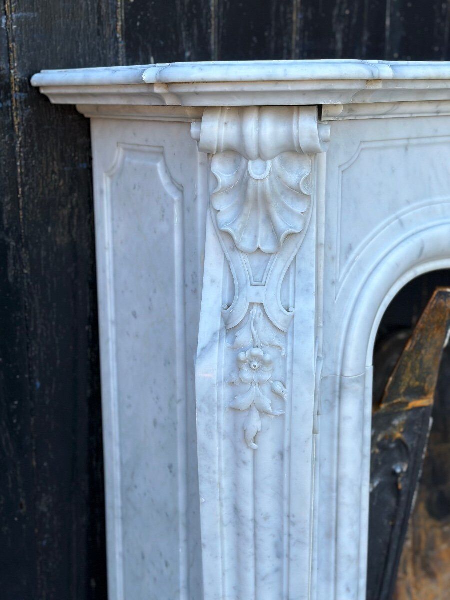 Louis XV style fireplace in Carrara marble and cast iron fireplace