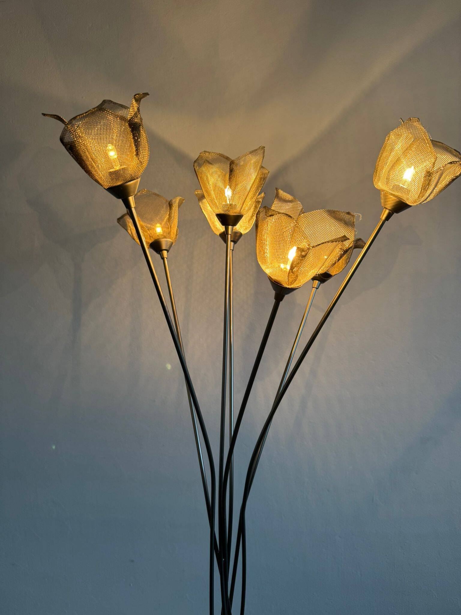 Unique floor lamp by Massive with 7 roses