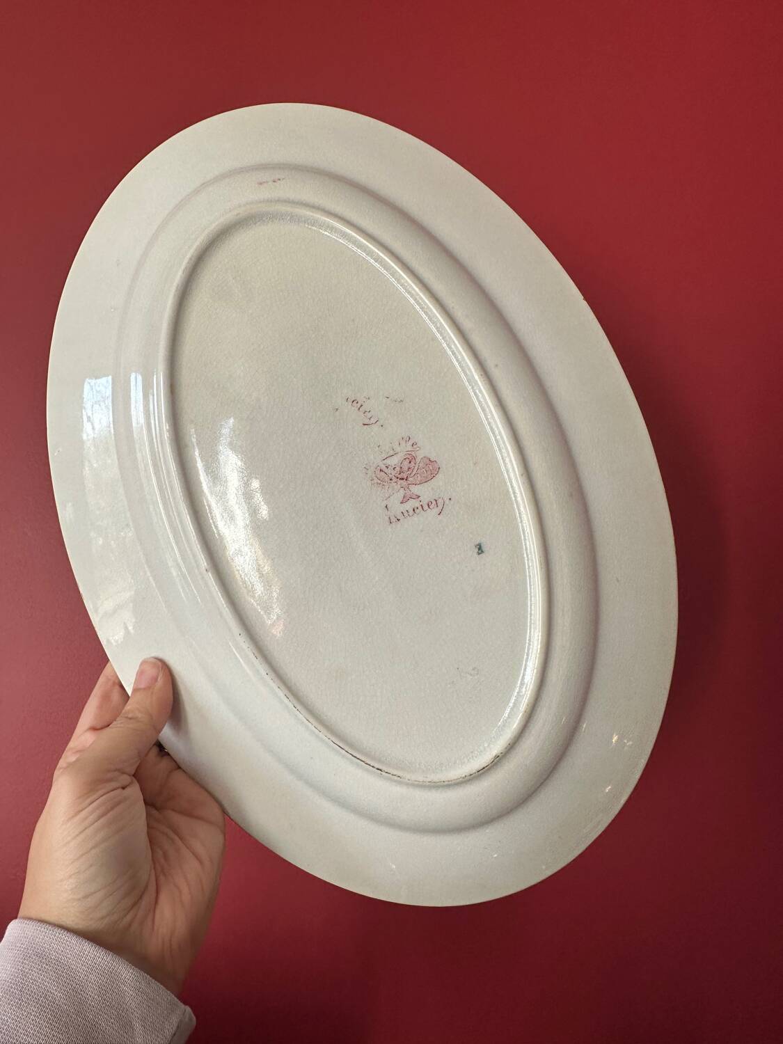 Pink plate made of iron earth
