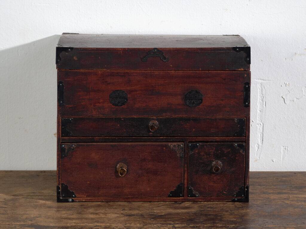 Coffre ancien japonais à tiroirs et compartiments – Japon, vers 1900