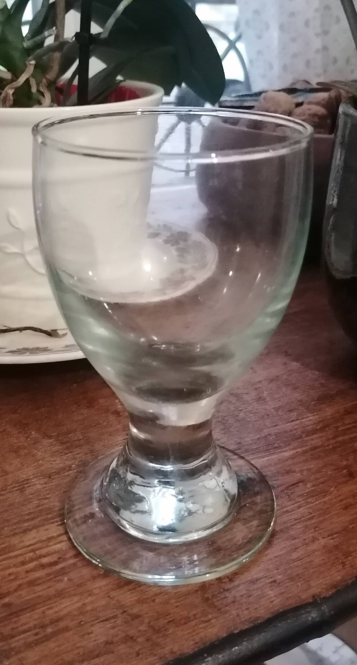 Série de 10 coupes / verres à eau en cristal artisanaux.