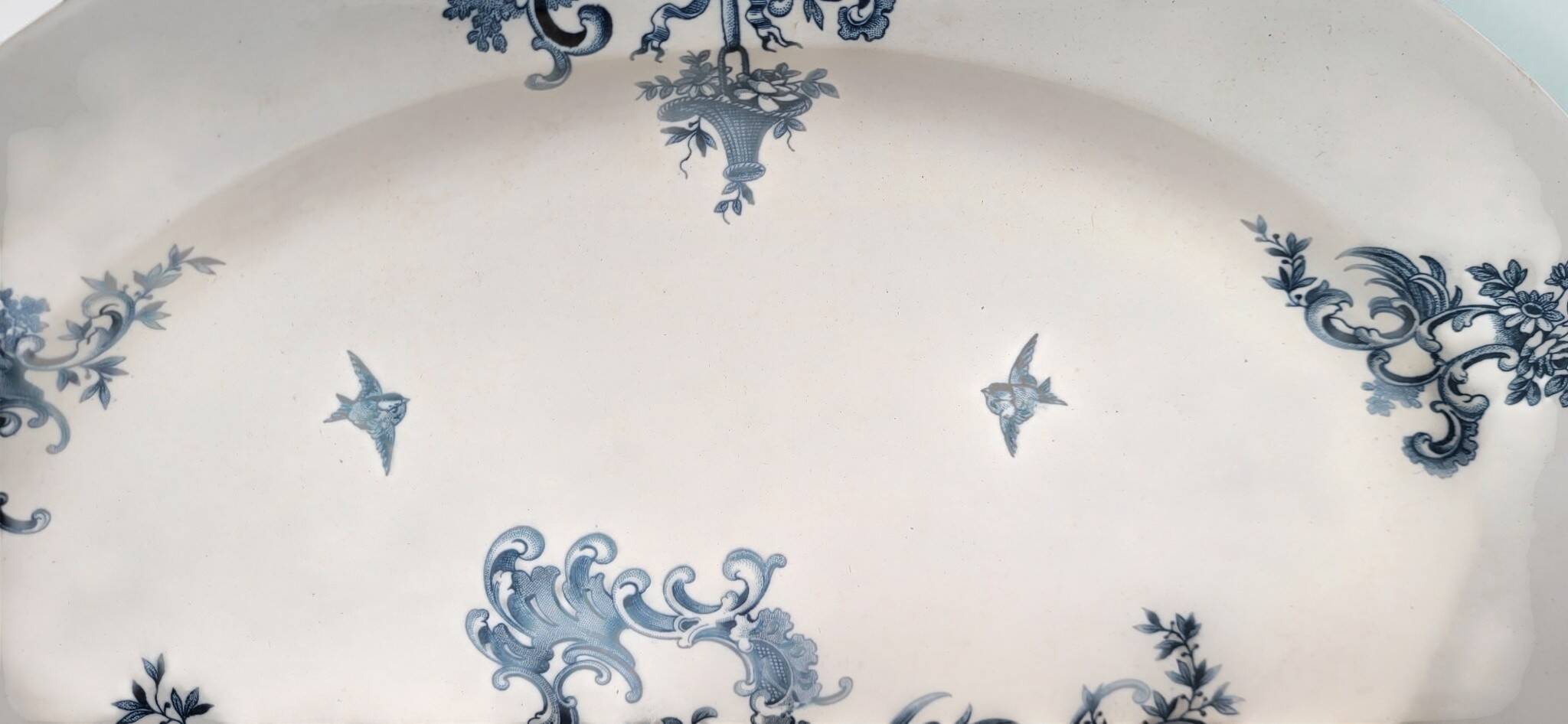 Plat ovale en faïence Boch BFK modèle Régent