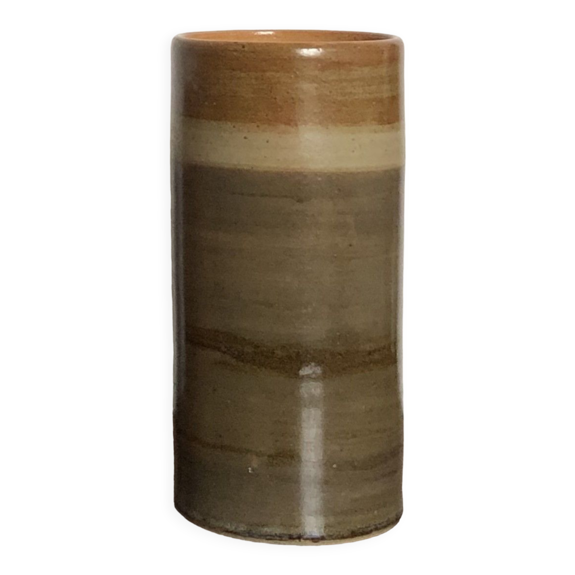 Ceramic vase decorated with a varied color