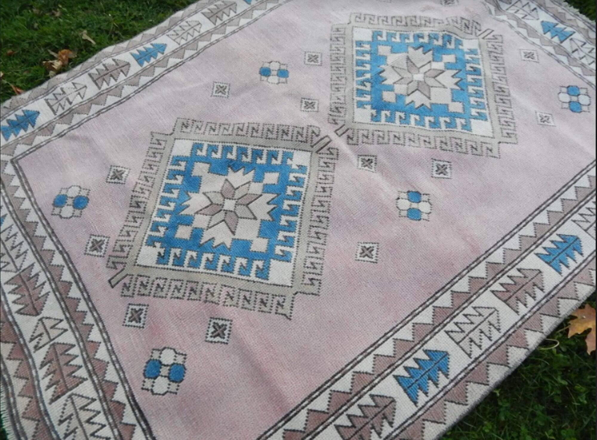 Vintage Turkish Oushak rug 155x190 cm