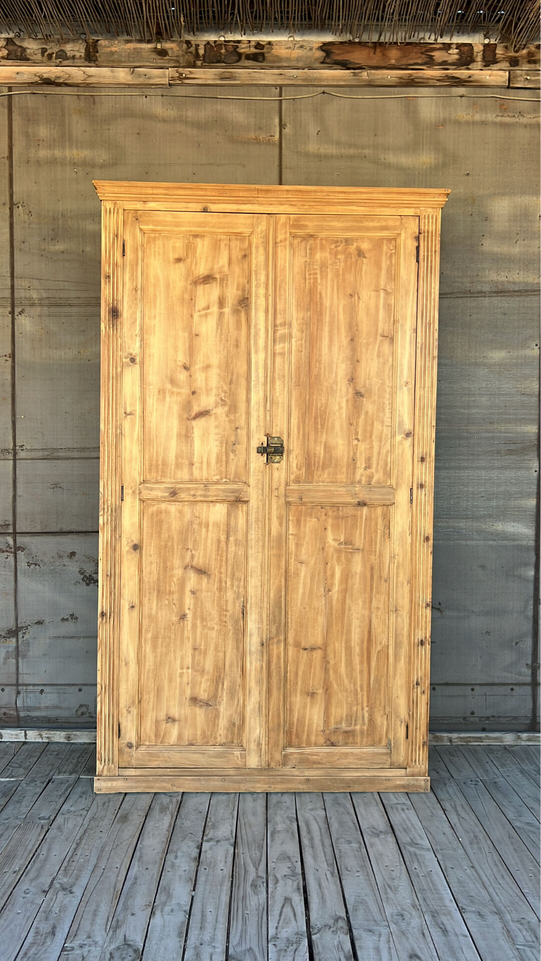 Armoire parisienne bois brut