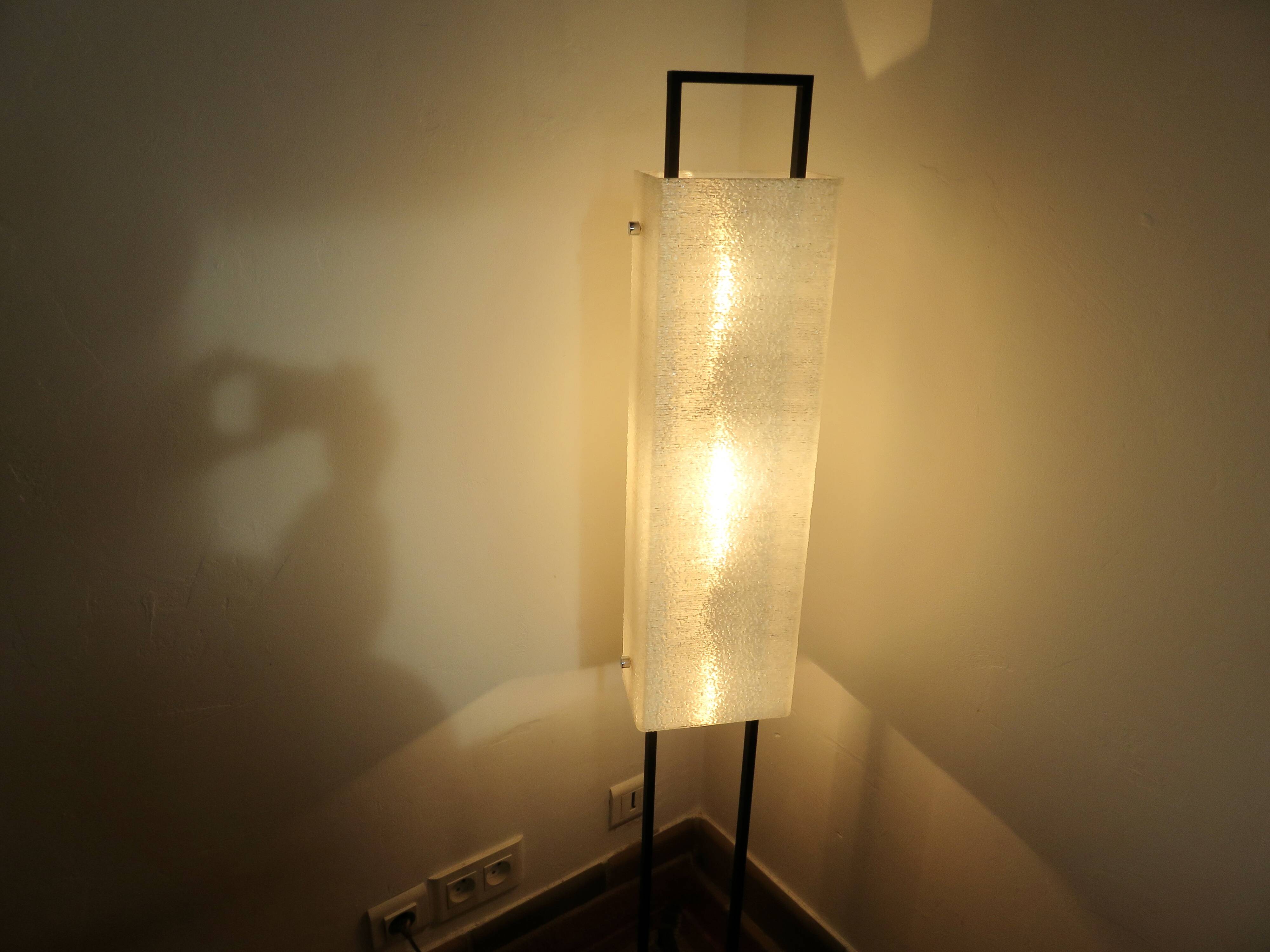 Pair of Arlus wall lights in perspex, gilded brass and lacquered metal, 1960s