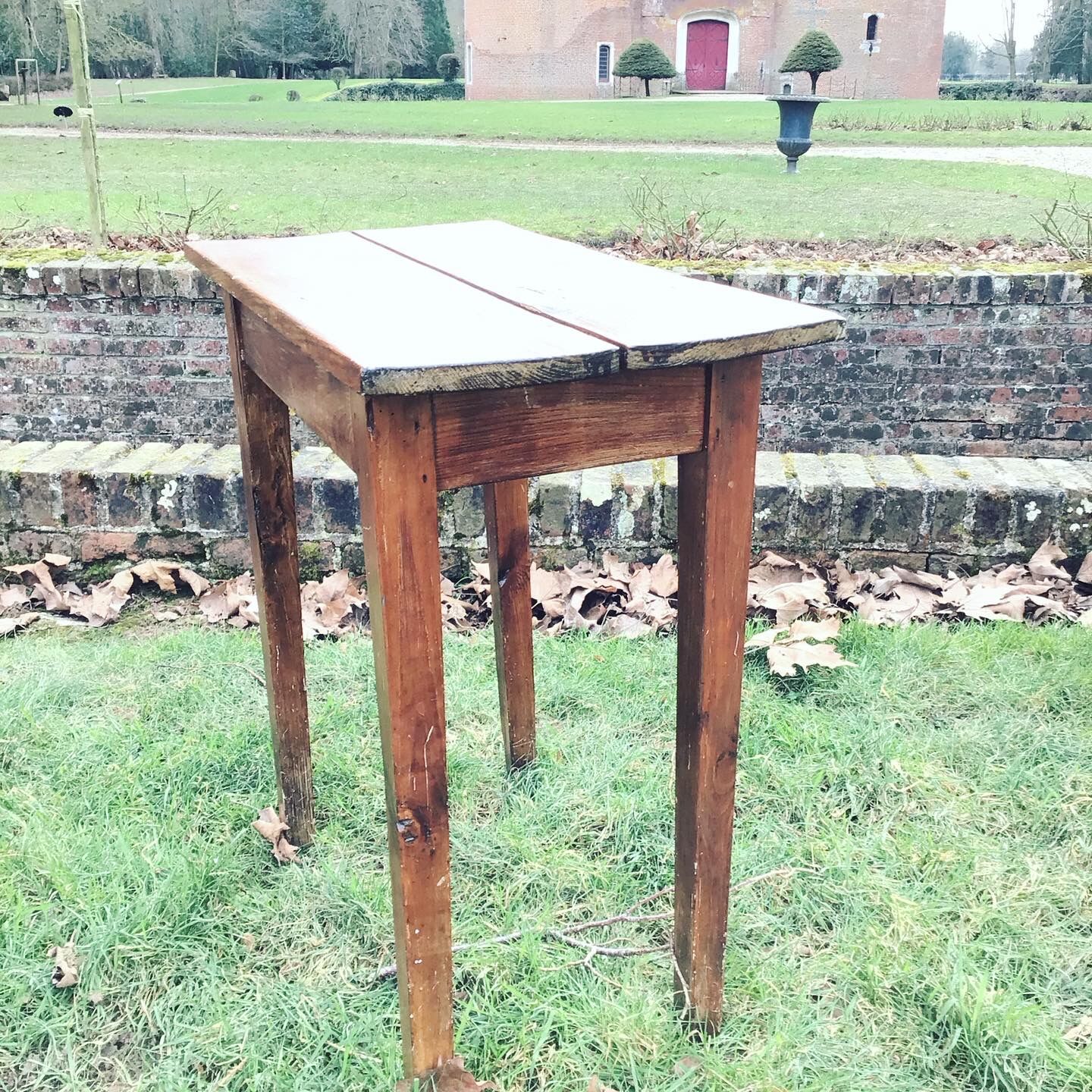 Elegant Farm Console stilt feet