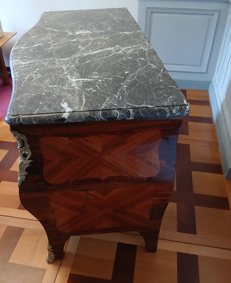 Louis XV period commode with tomb-like shape, stamped Léonard Boudin 1735-1807, 18th century