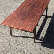 Table basse vintage en palissandre – style scandinave années 60