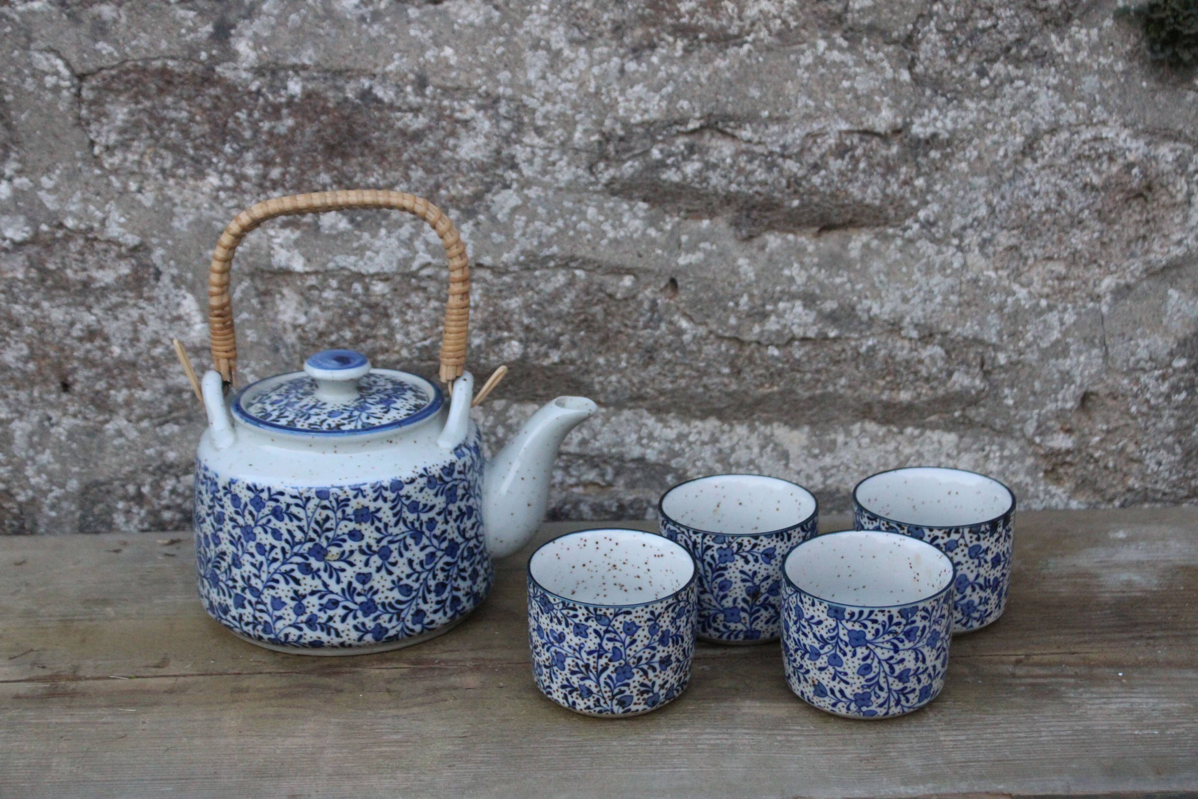 Vintage Japanese Tea Set - Teapot + 4 Matching Cups