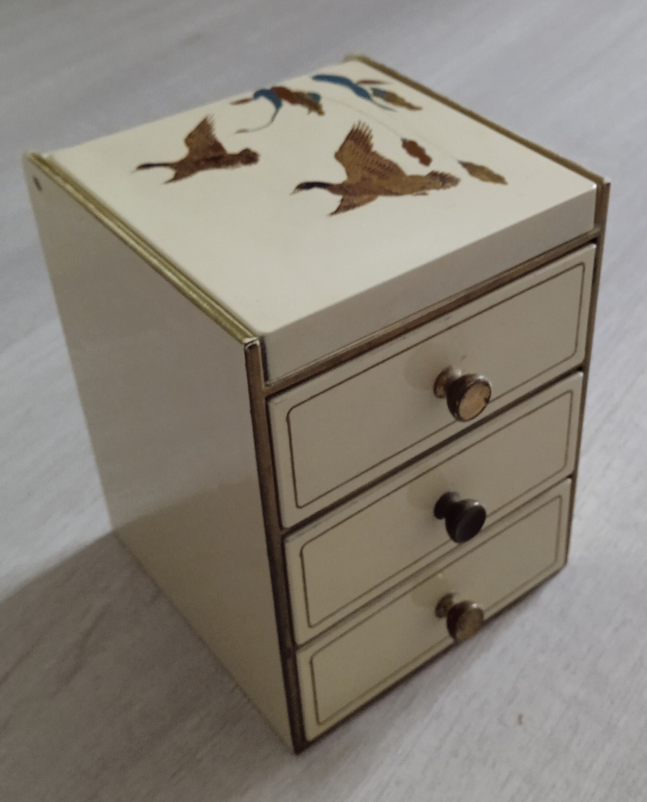 Jewelry box "Chest of drawers 3 drawers"