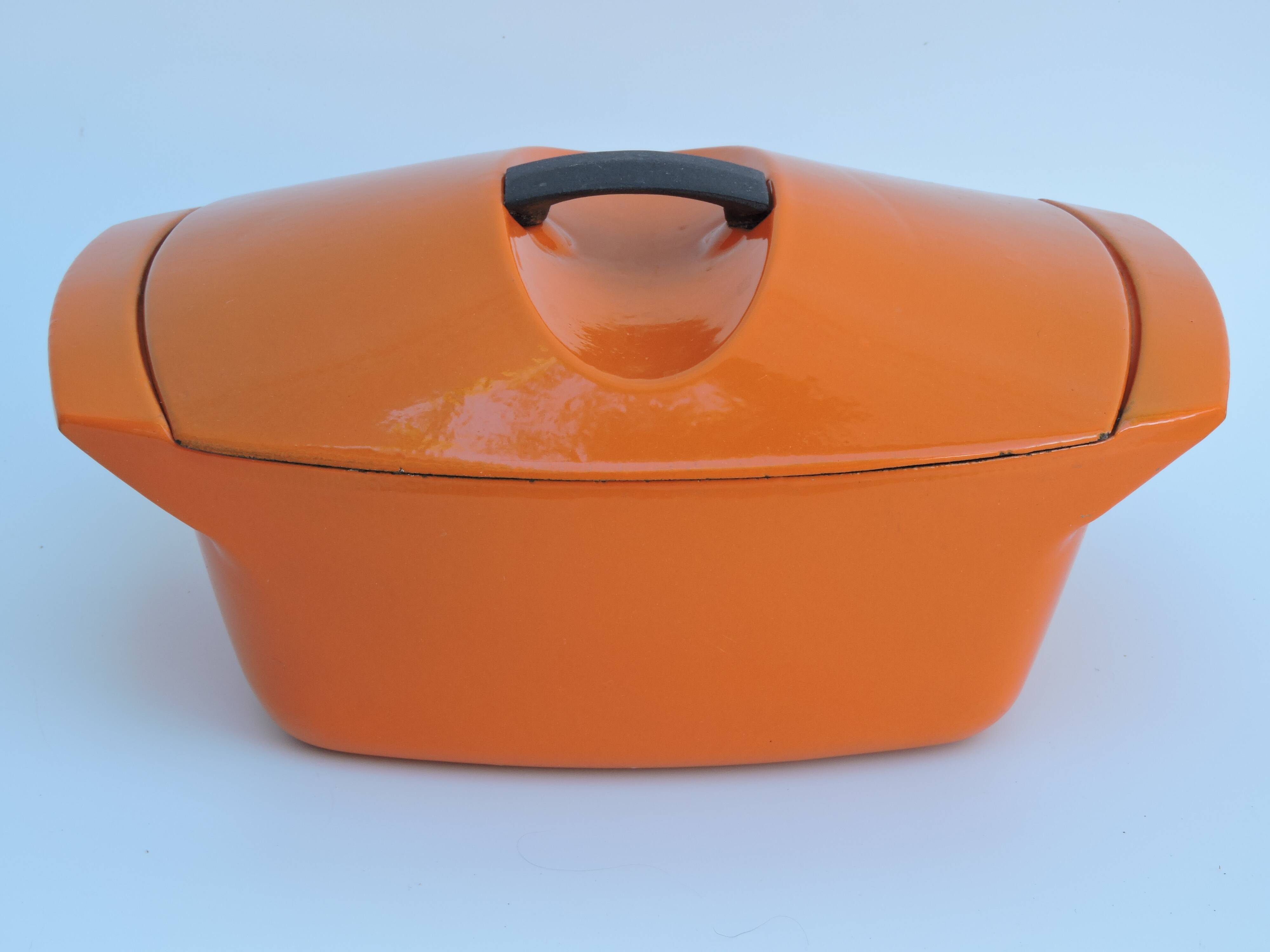Enamelled cast iron casserole Le Creuset 4L5 designed by Raymond Loewy Vintage