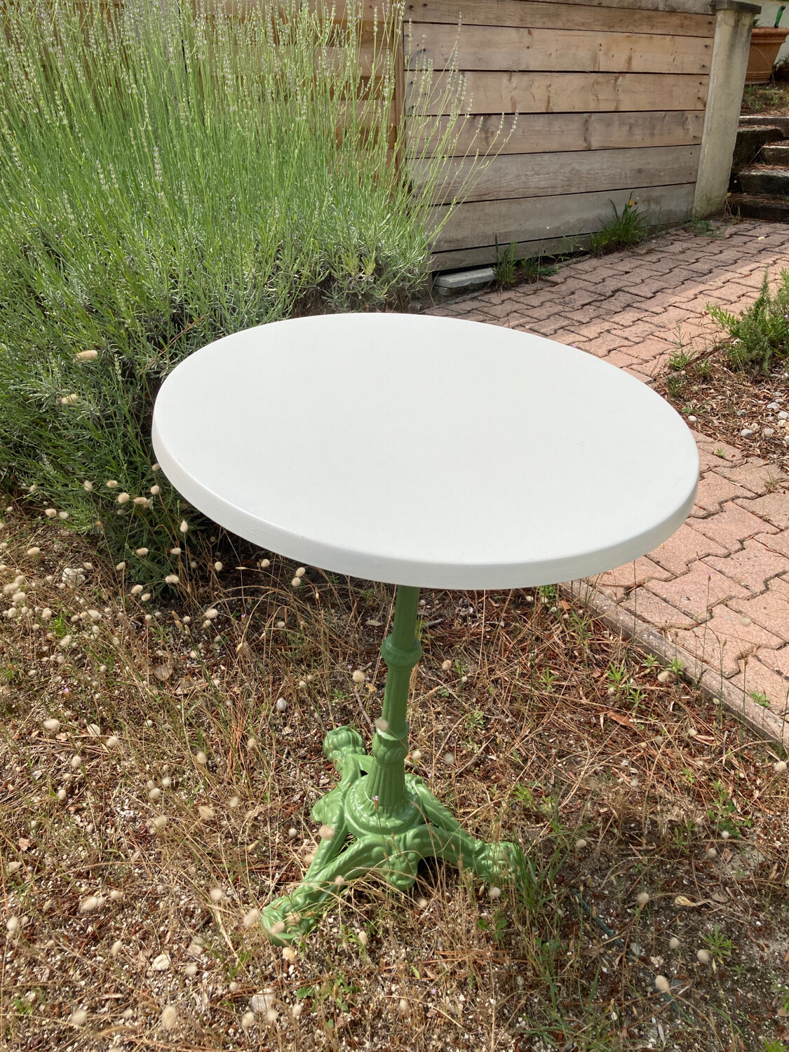 Table bistrot pedestal table