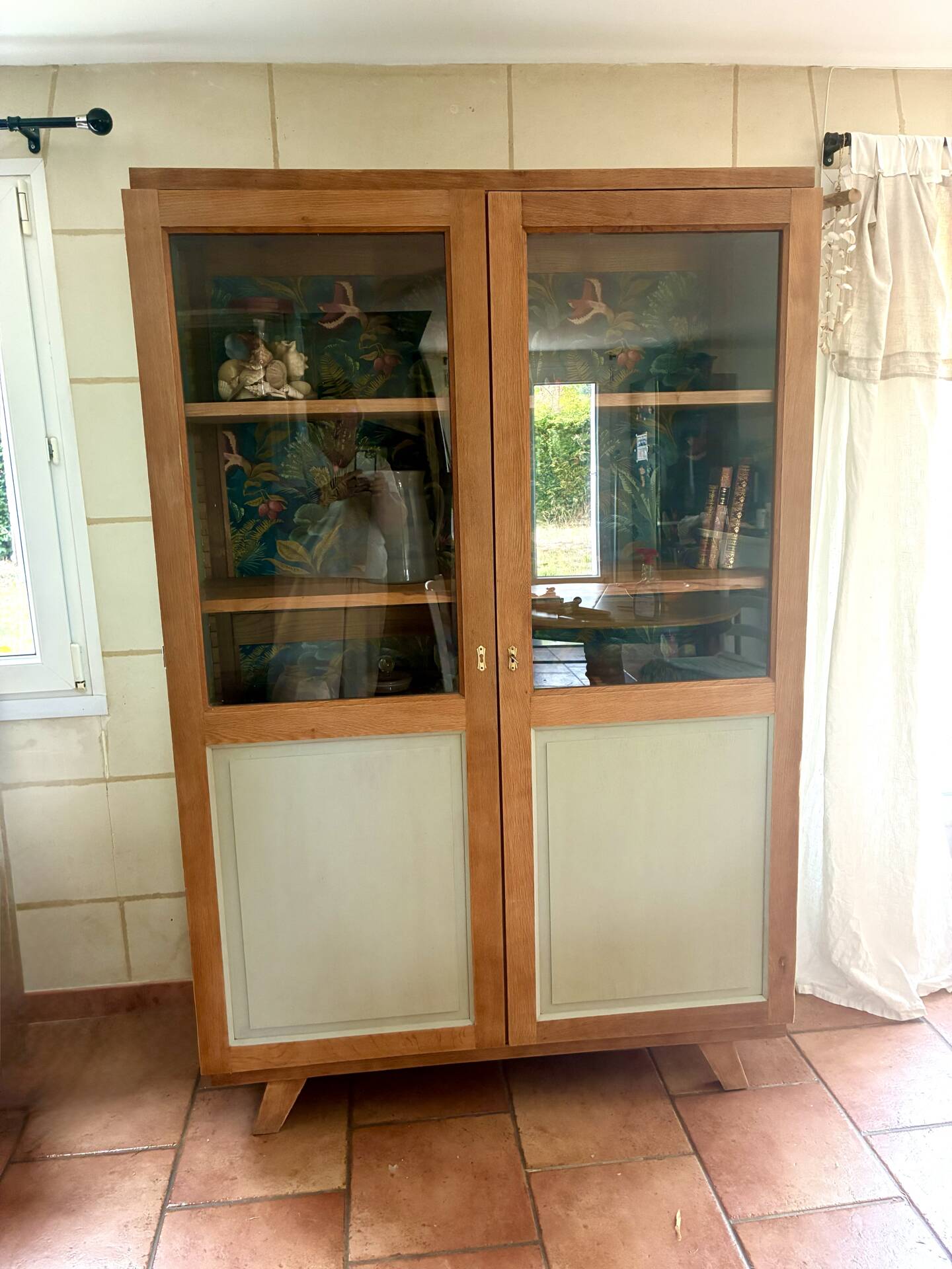 Cupboard/display cabinet/dish cabinet