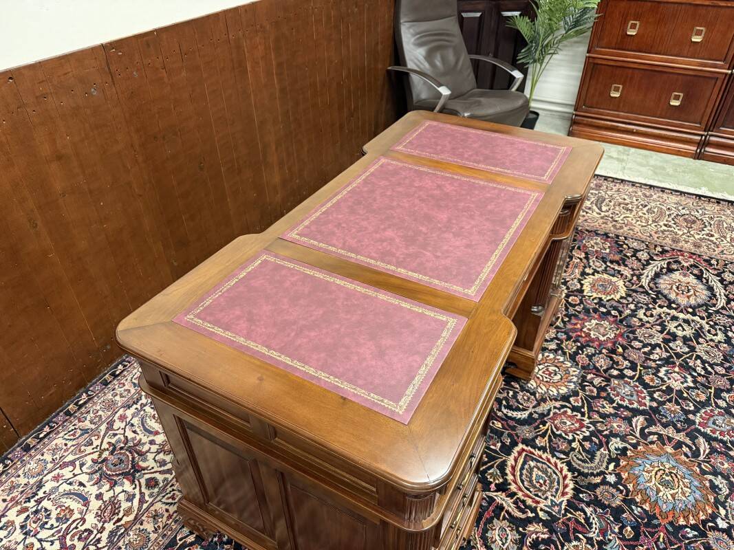 New! - Classic English Desk Partnerdesk Red Leather
