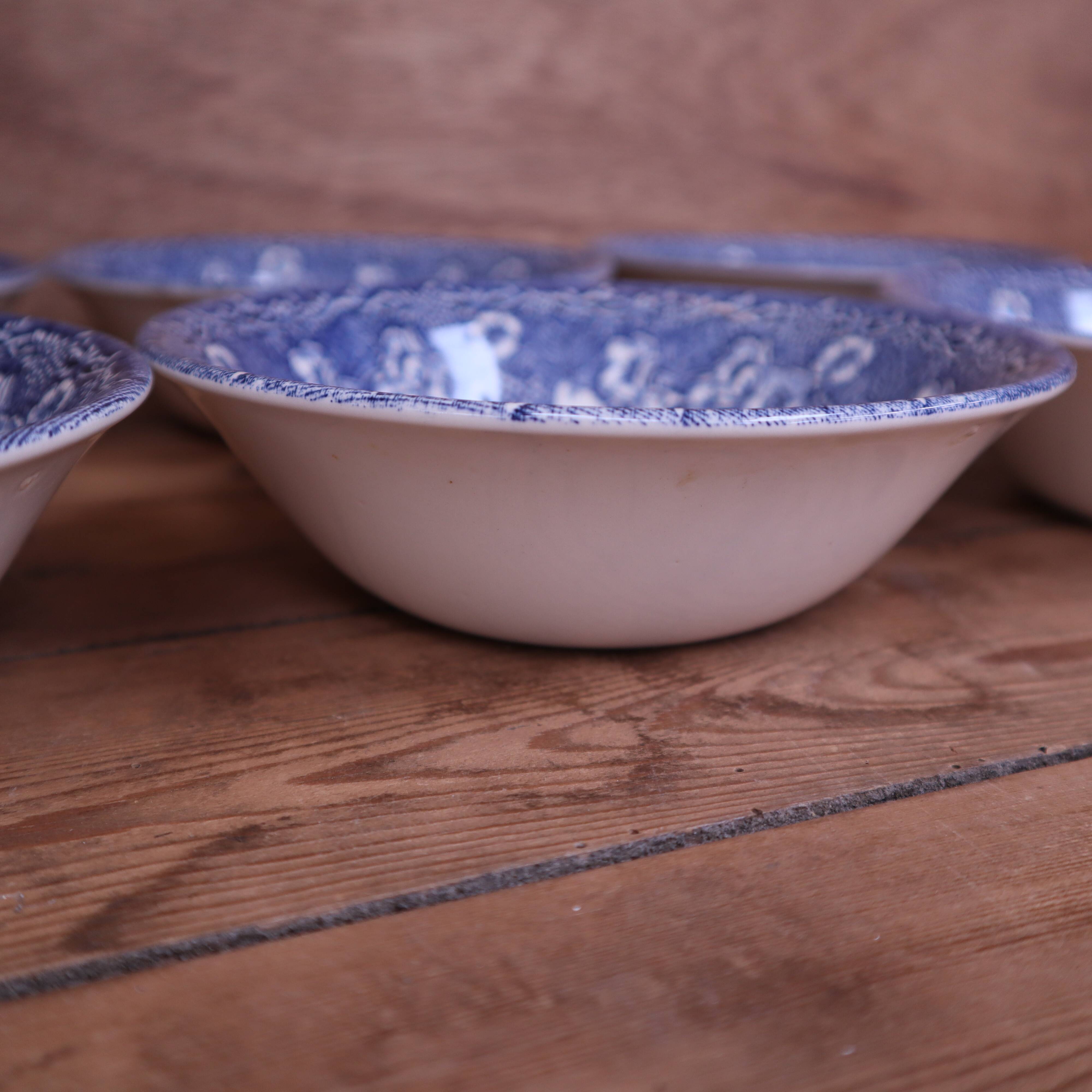 6 vintage bowls EIT England - Staffordshire / Wedgwood style