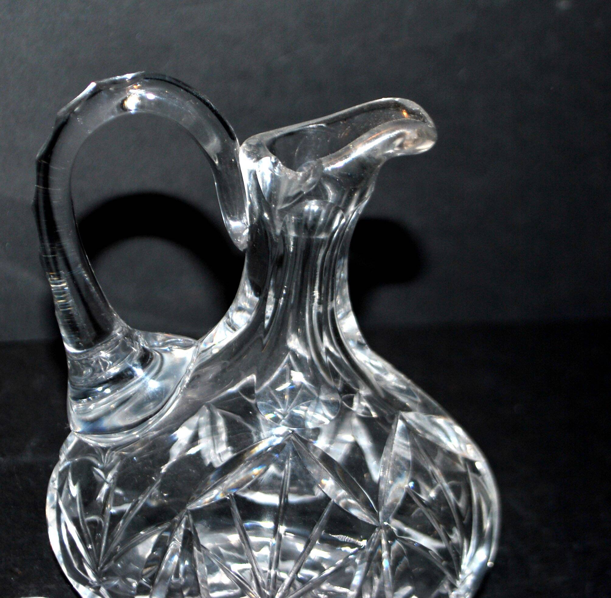 Carafe cannette aiguière liqueur / huile en cristal de Bohème taillé H18cm