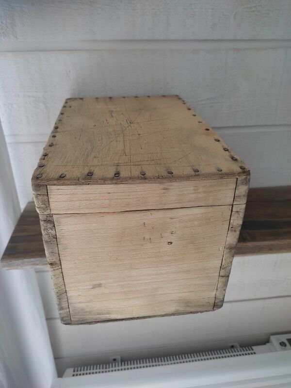 Wooden box aero-gummed chest storage deco