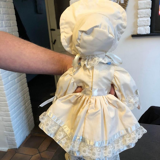 Poupée porcelaine