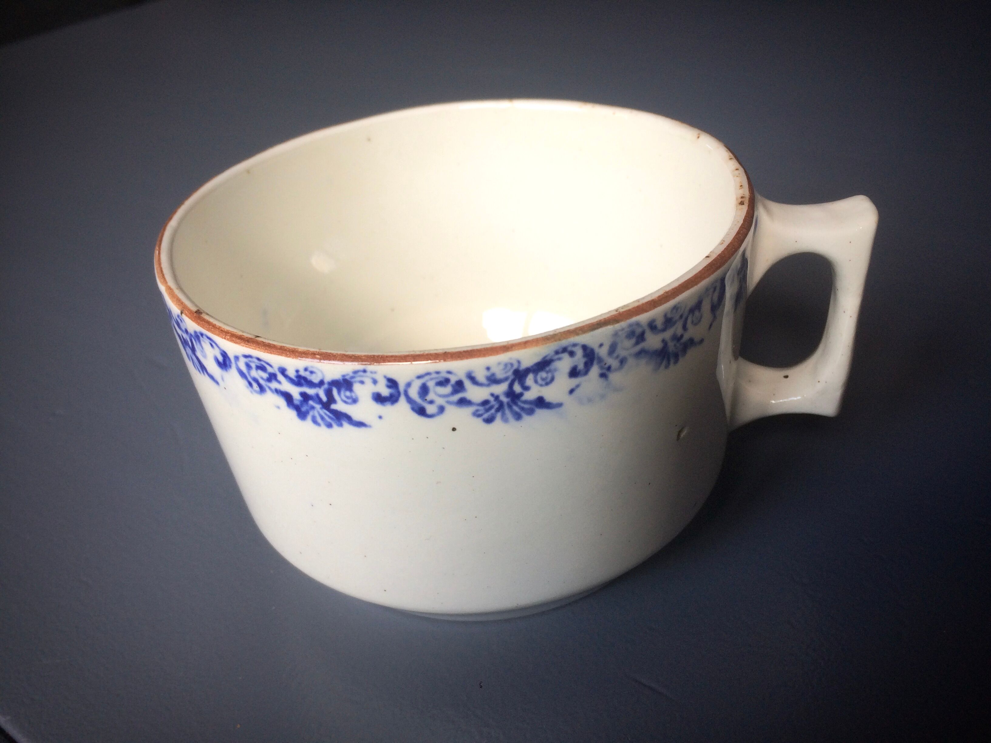 6 old bowls with old ceramic bowls