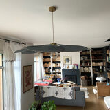 Floral pendant light in linen and rattan