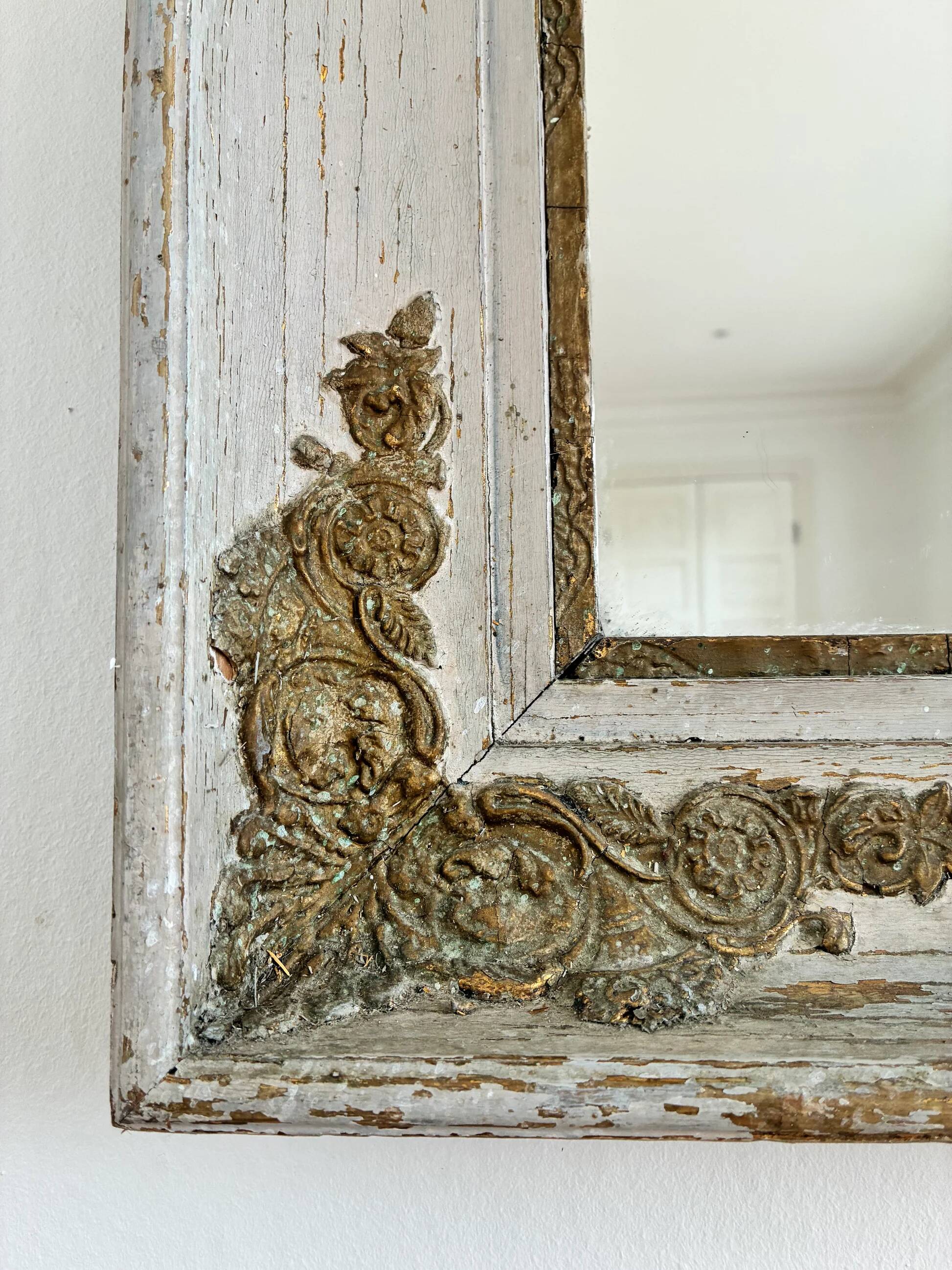 Miroir mural français en bois doré de style Napoléon III, 19e siècle