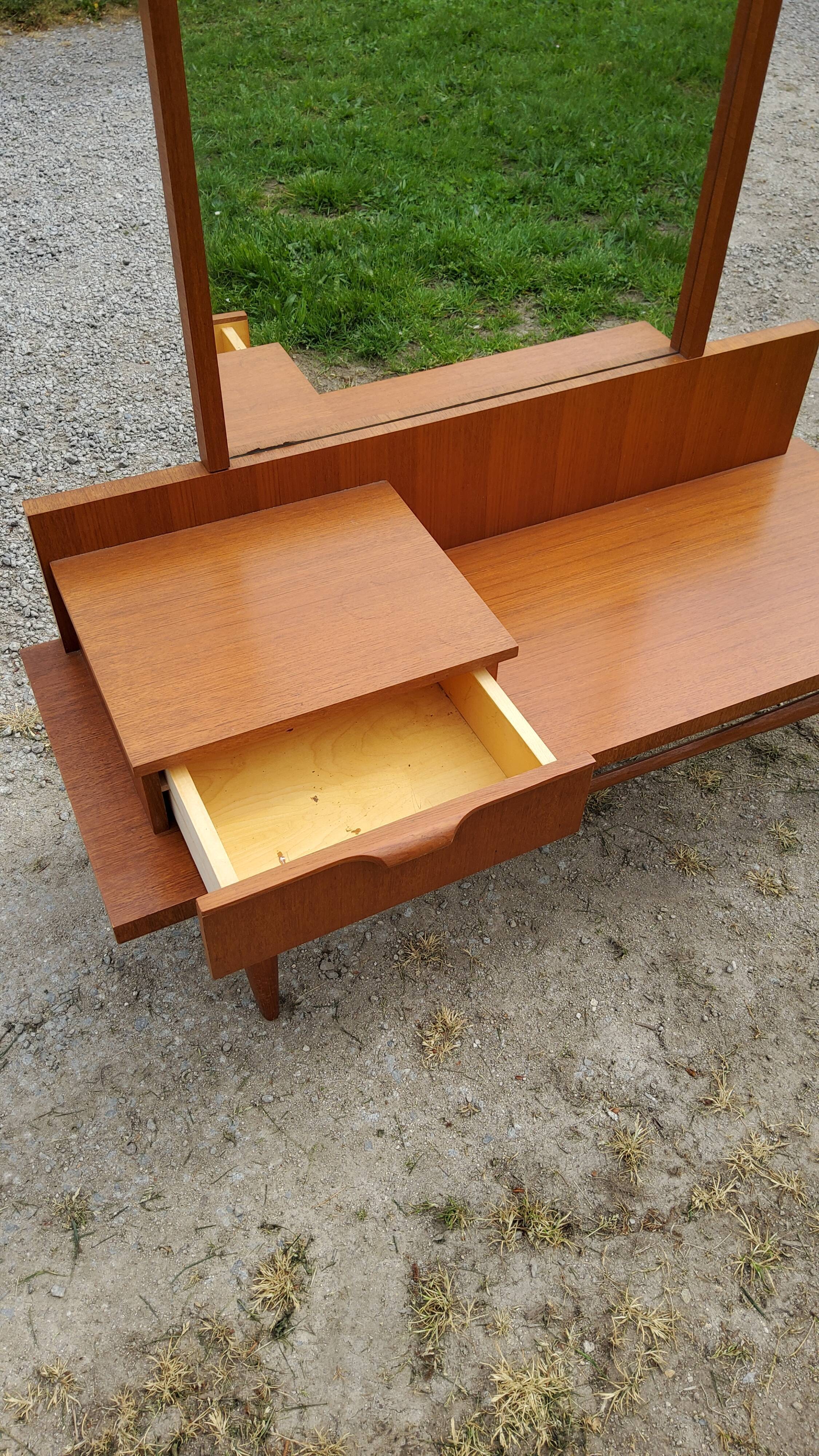 Dressing table from the 70s in teak