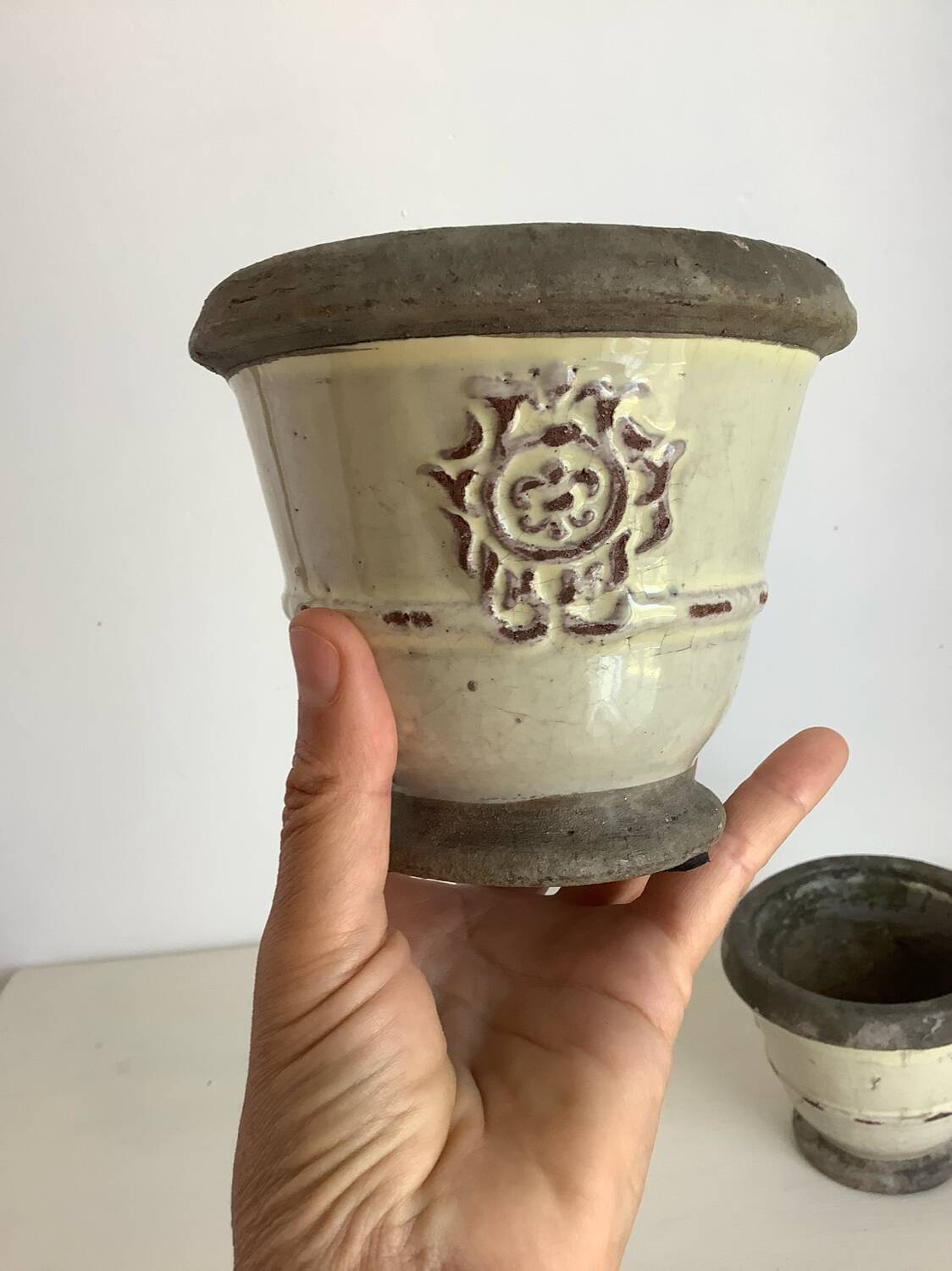 Set of 2 enameled stoneware pot covers