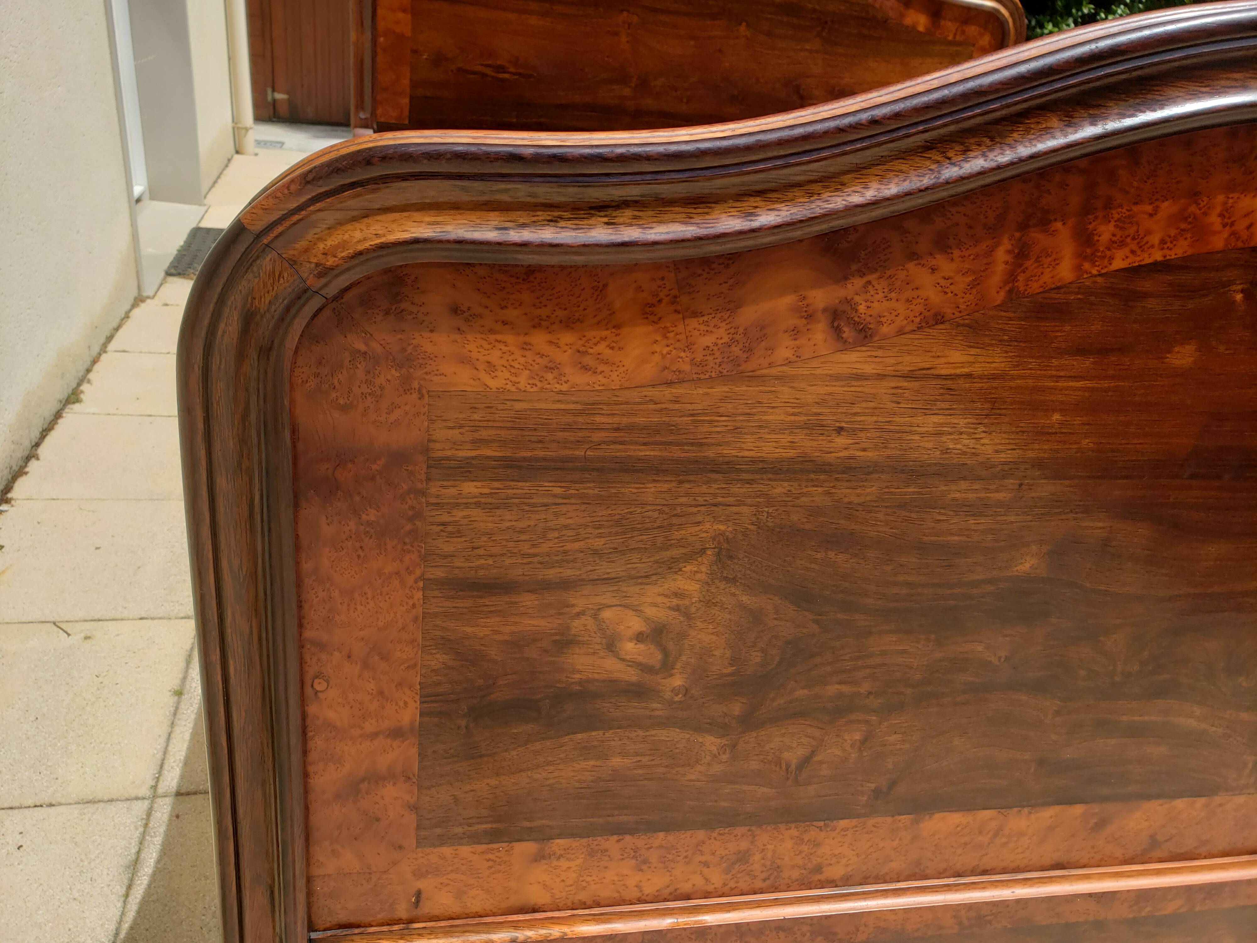 Bed in solid walnut and very old walnut burl