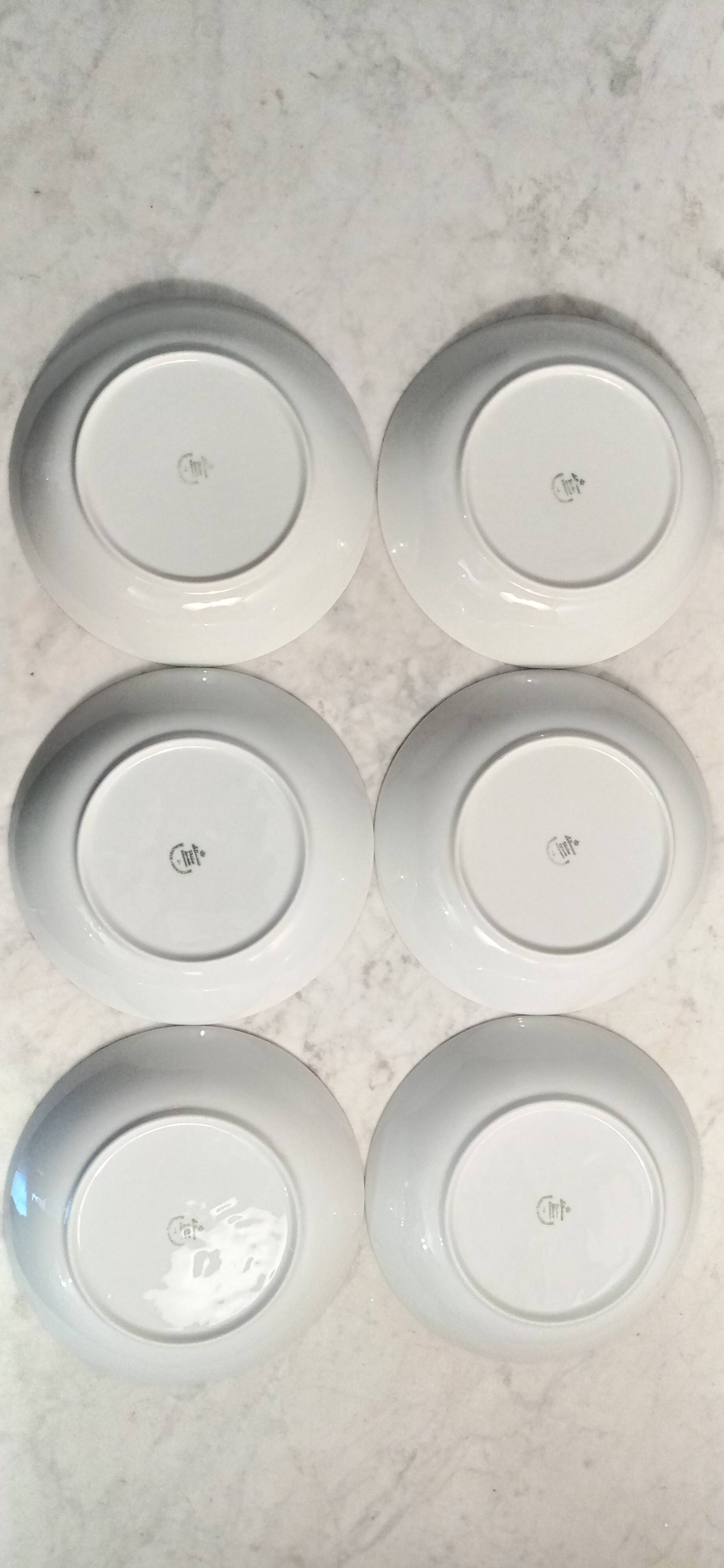 Porcelain deep plates with floral decoration