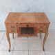Travailleuse style Louis XV en placage de noyer
