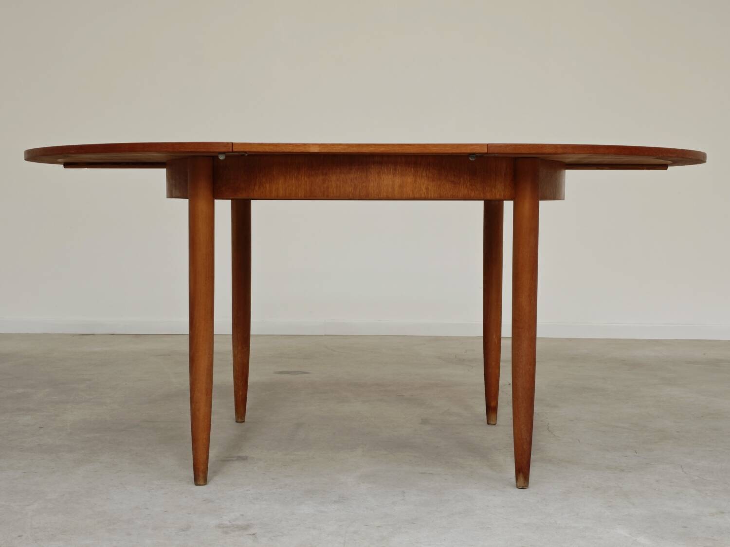 Round extending table, light oak, East Germany, 1960s
