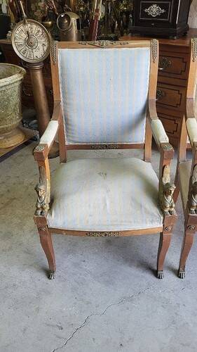Paire de fauteuils en noyer style Empire retour d'Égypte