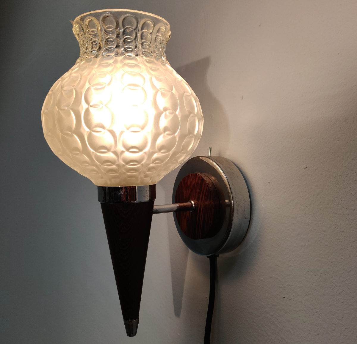 Scandinavian tulip wall lamp 60s