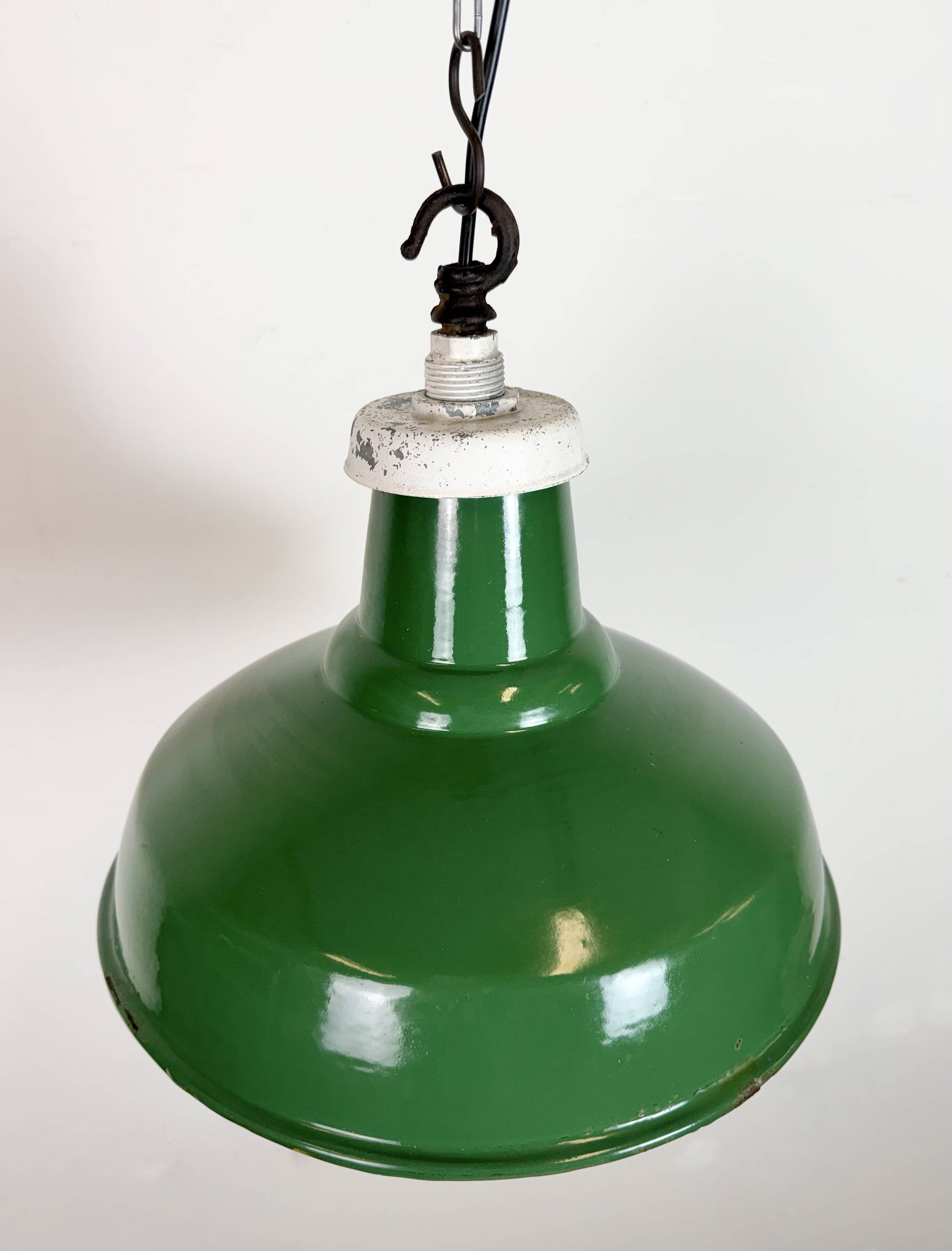 Industrial British Green Enamel Factory Pendant Lamp, 1960s