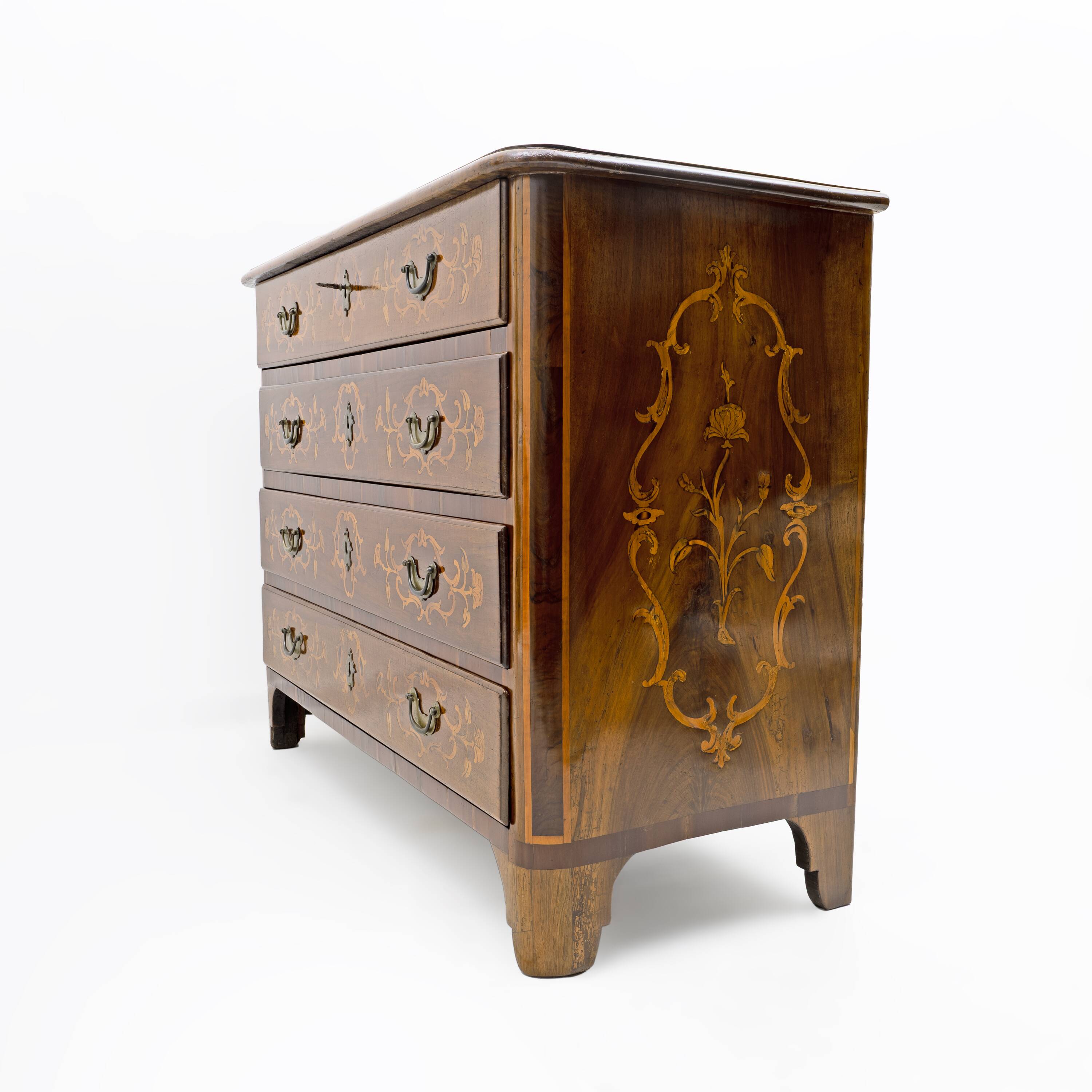 Chest of Drawers in Solid Italian Walnut with Maple Inlays, late 18th