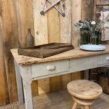 Farmhouse table with 2 drawers