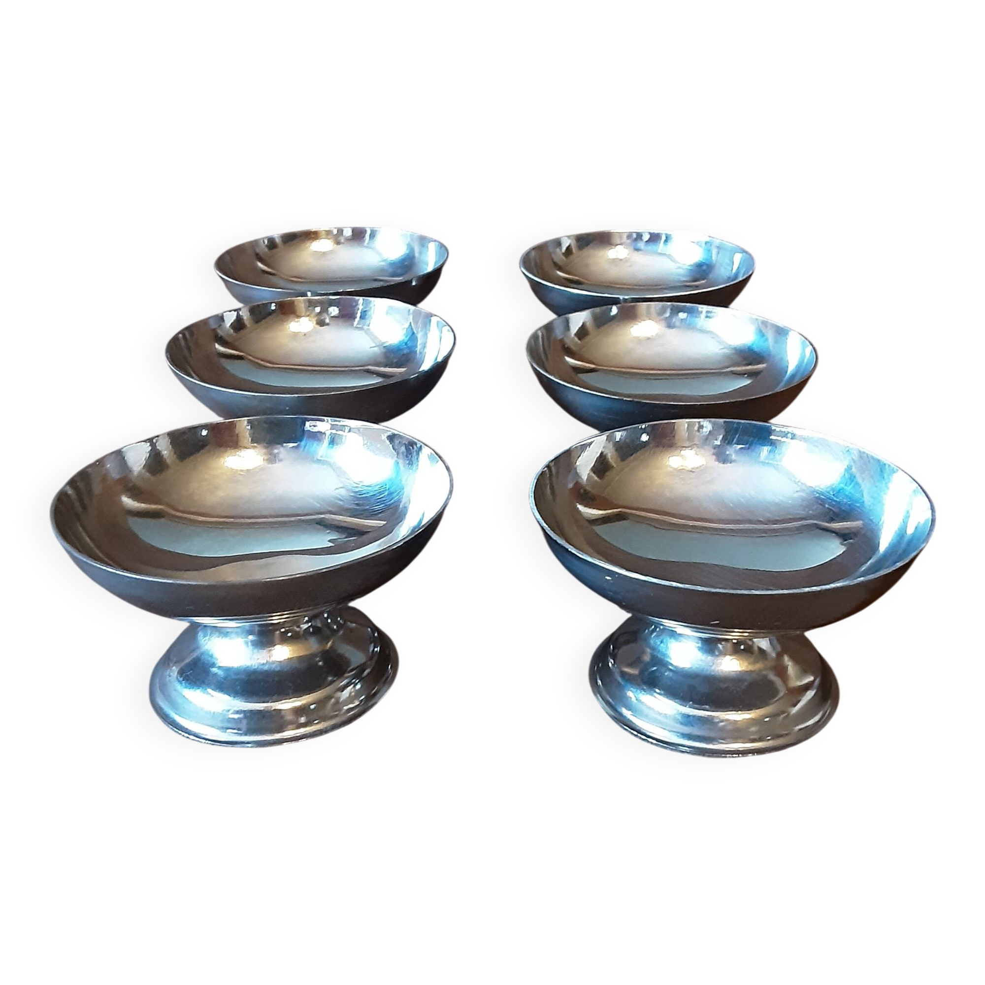 Set of 6 footed bowls. Metal