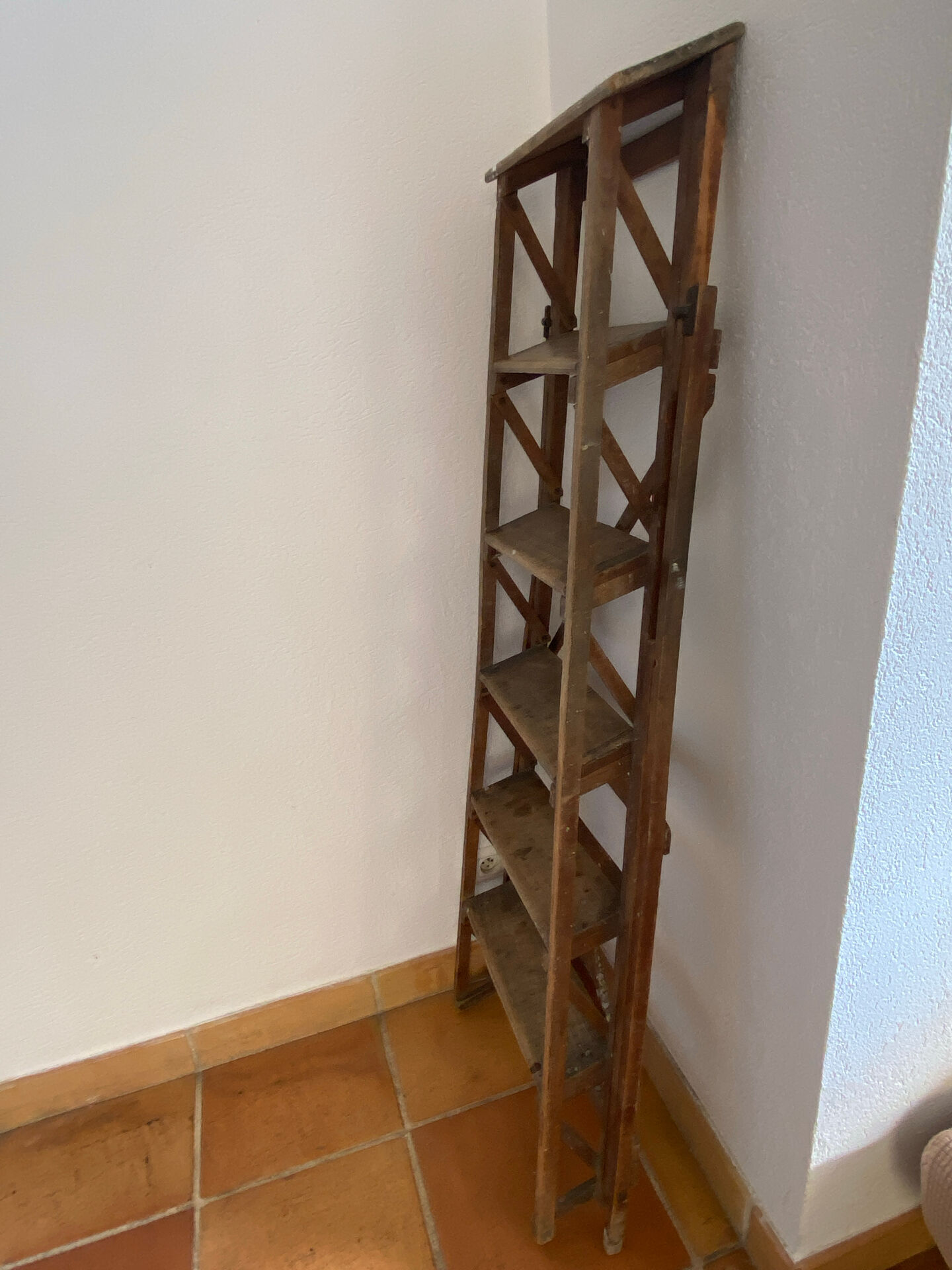 Wooden painter's step ladder
