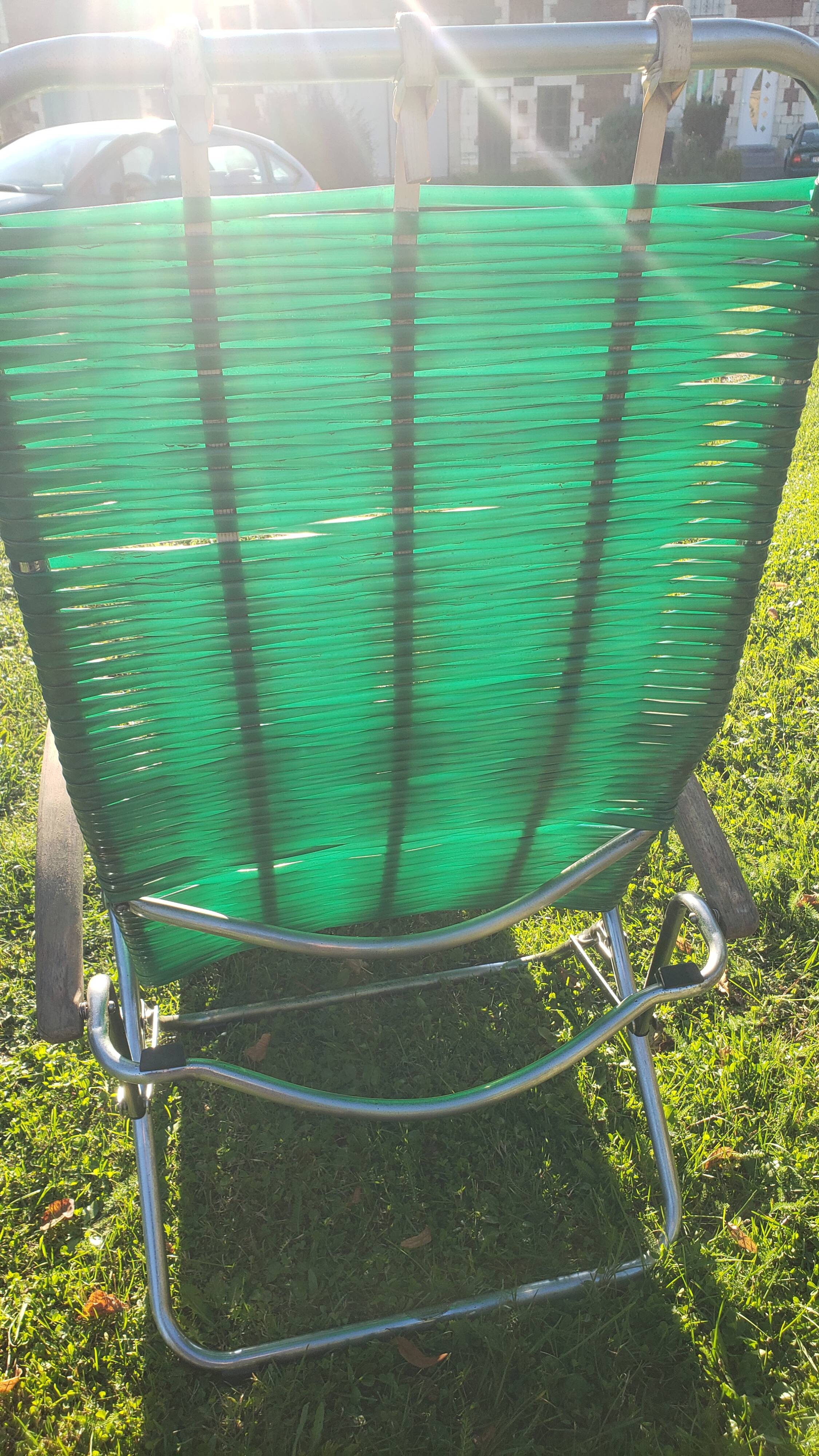 Old deck chair scoubidou
