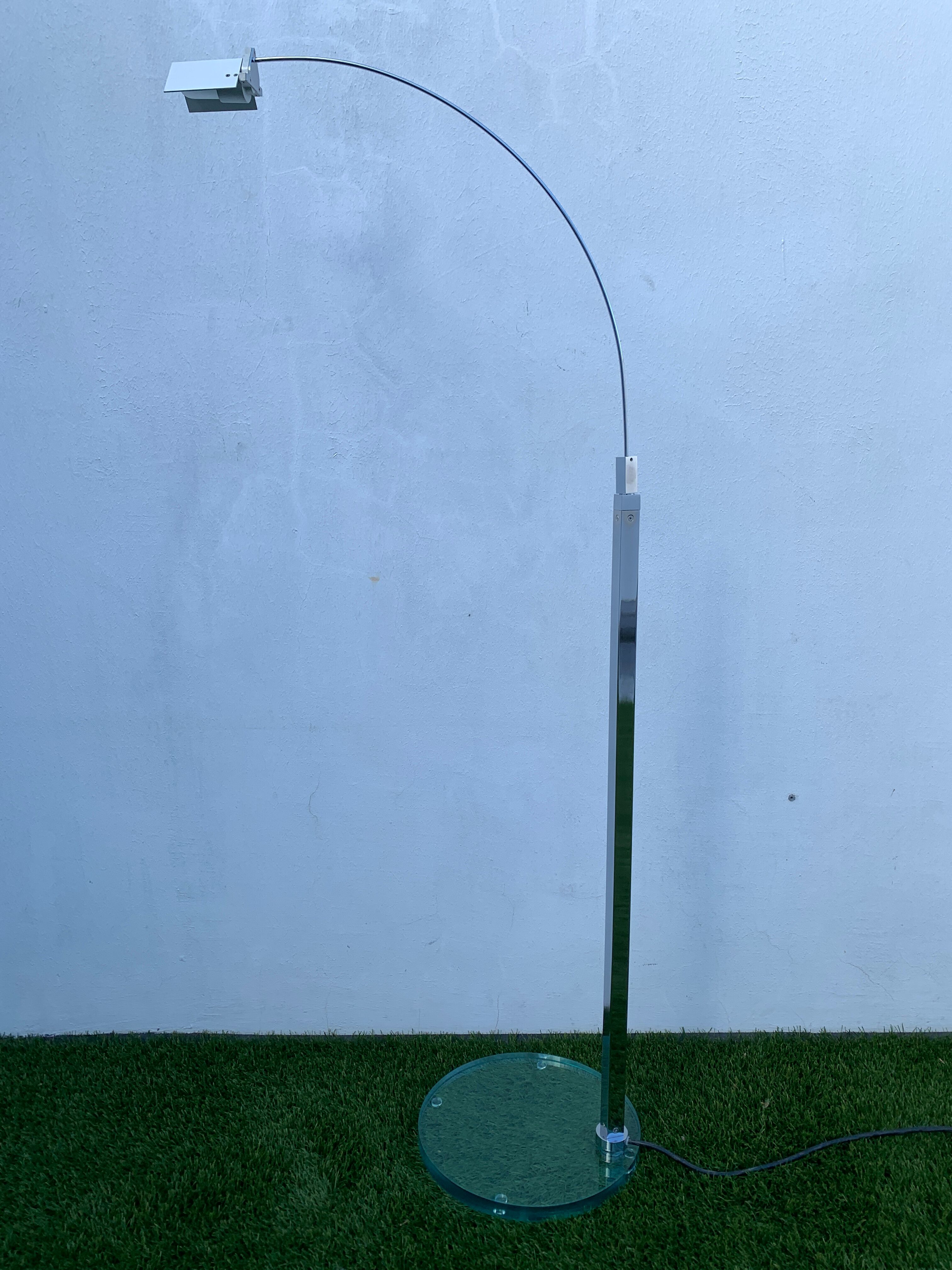 Chromed metal and glass floor lamp designed by Fontana Arte, Falena model by Alvaro Siza, 1990