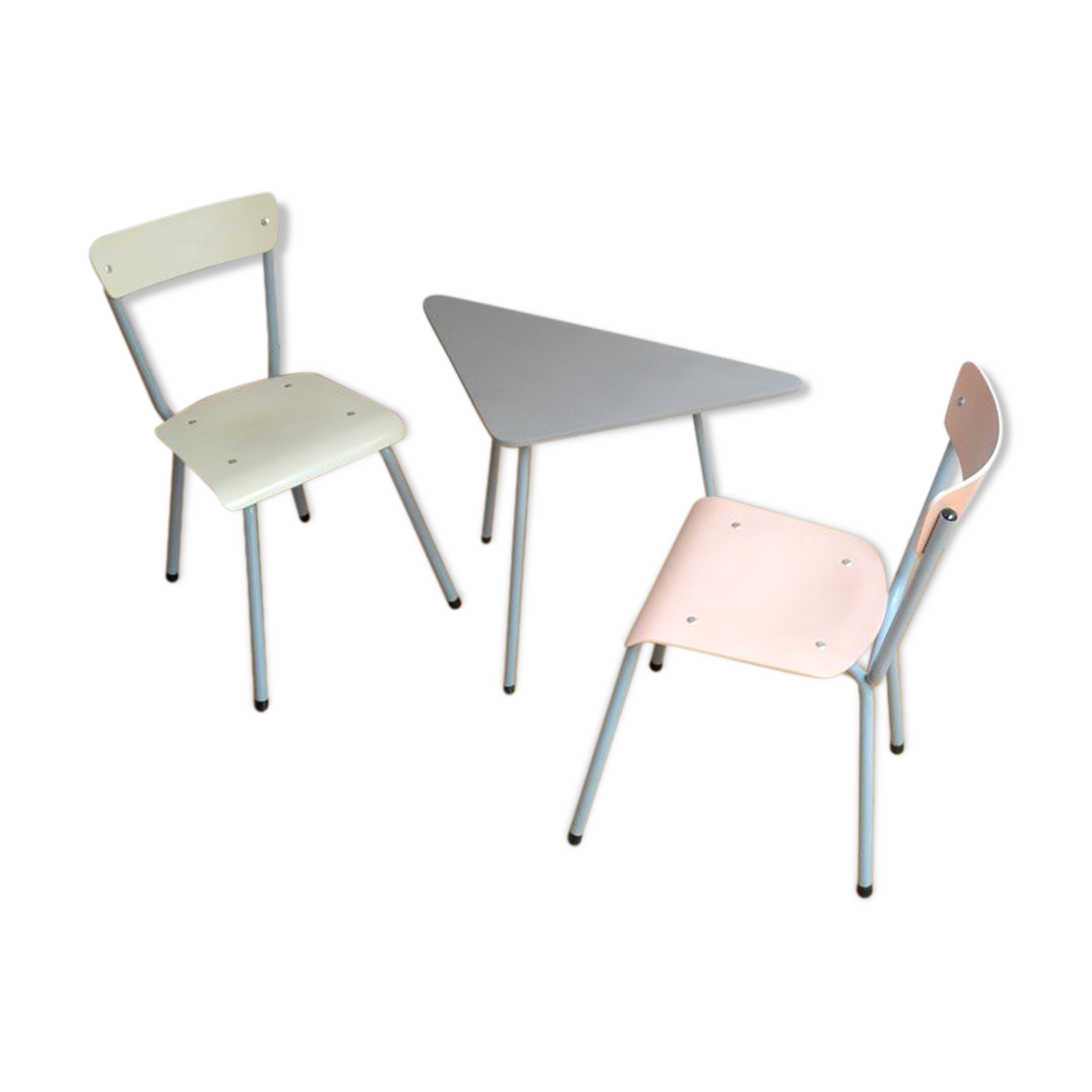 Tripod table and vintage chairs 1950