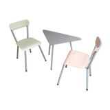 Tripod table and vintage chairs 1950
